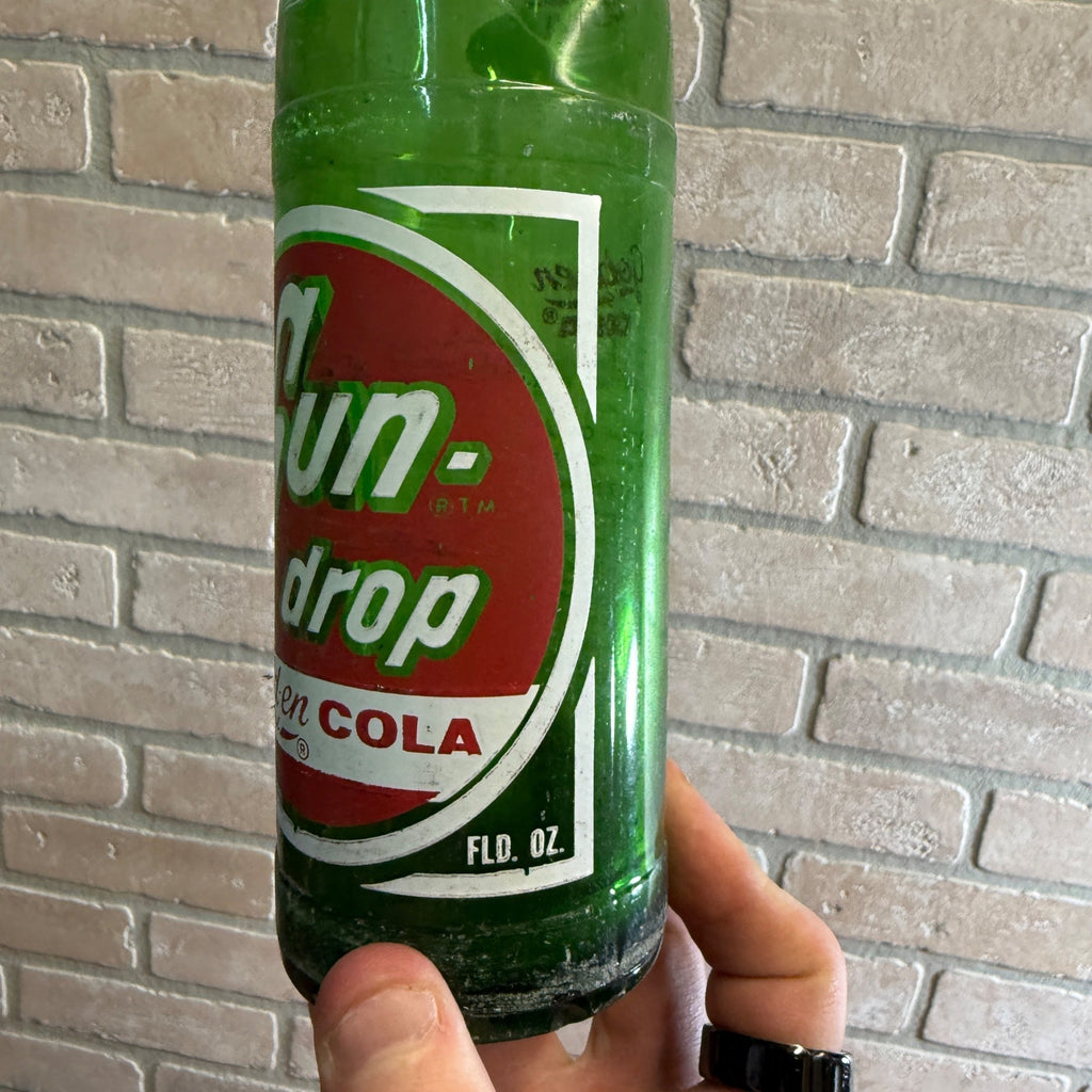 Vintage Sun Drop Golden Girl Cola 14oz Soda Bottle Scarce Green St Louis