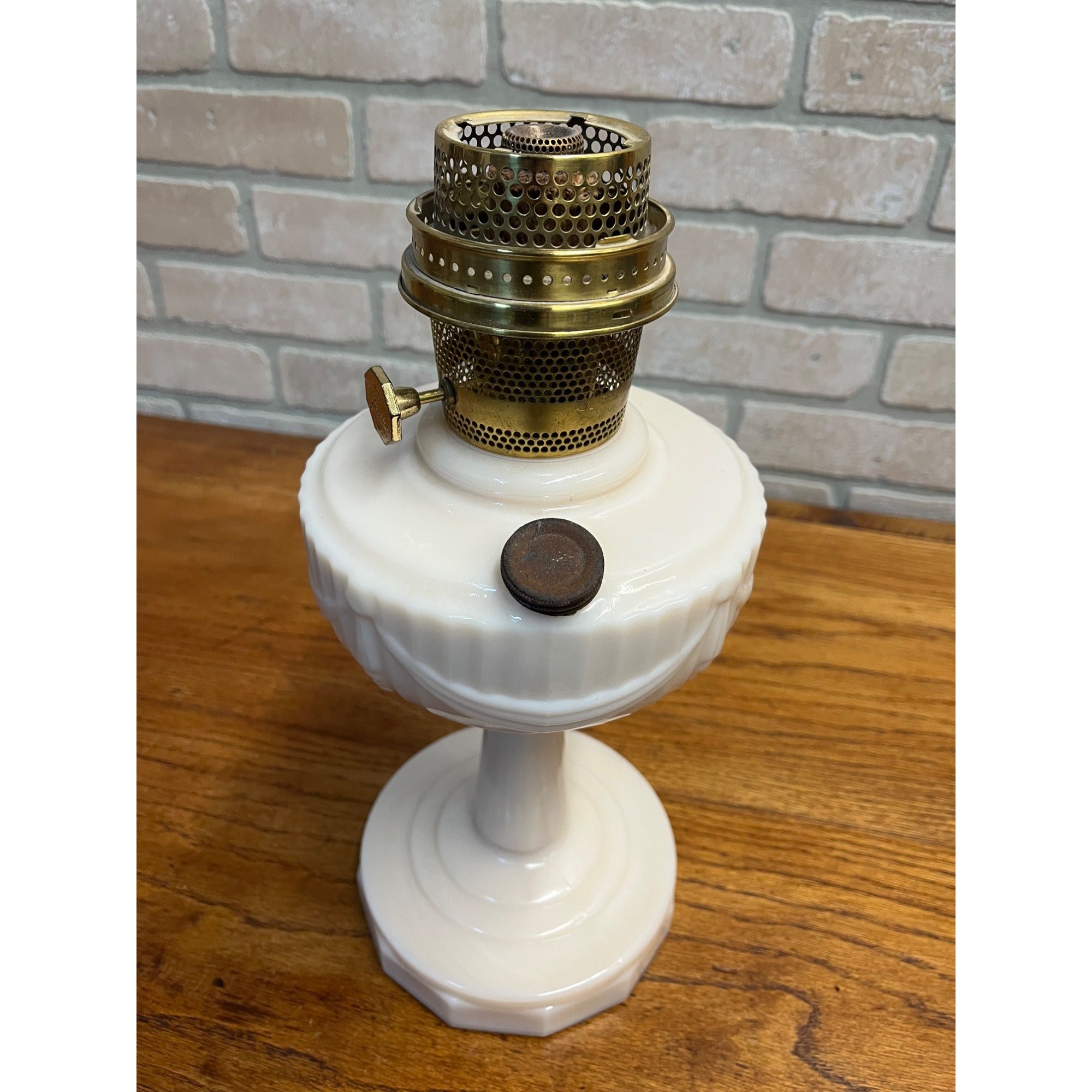 Aladdin Alacite Tall Lincoln Drape Oil Lamp w/ Model 23 Burner Pink White