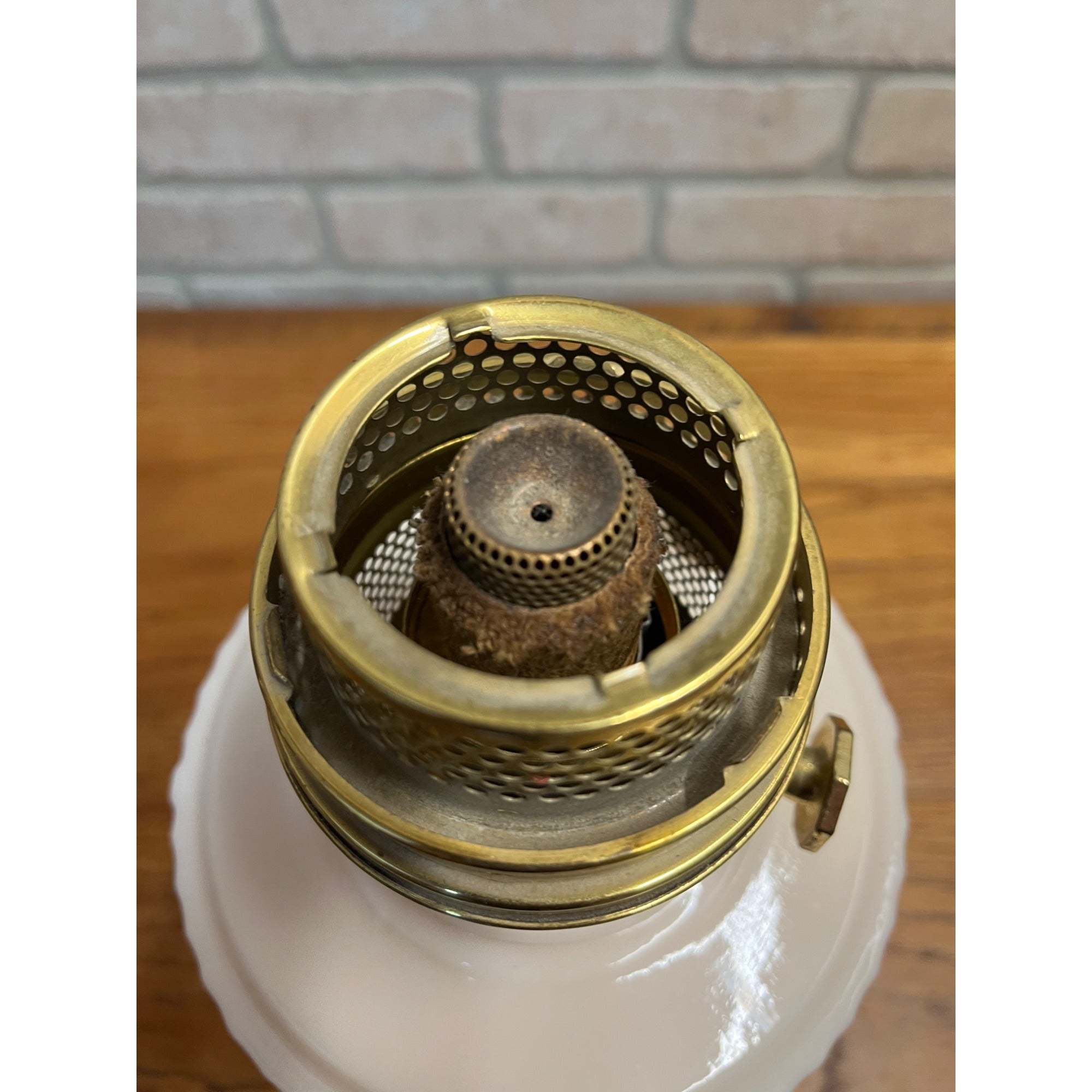 Aladdin Alacite Tall Lincoln Drape Oil Lamp w/ Model 23 Burner Pink White