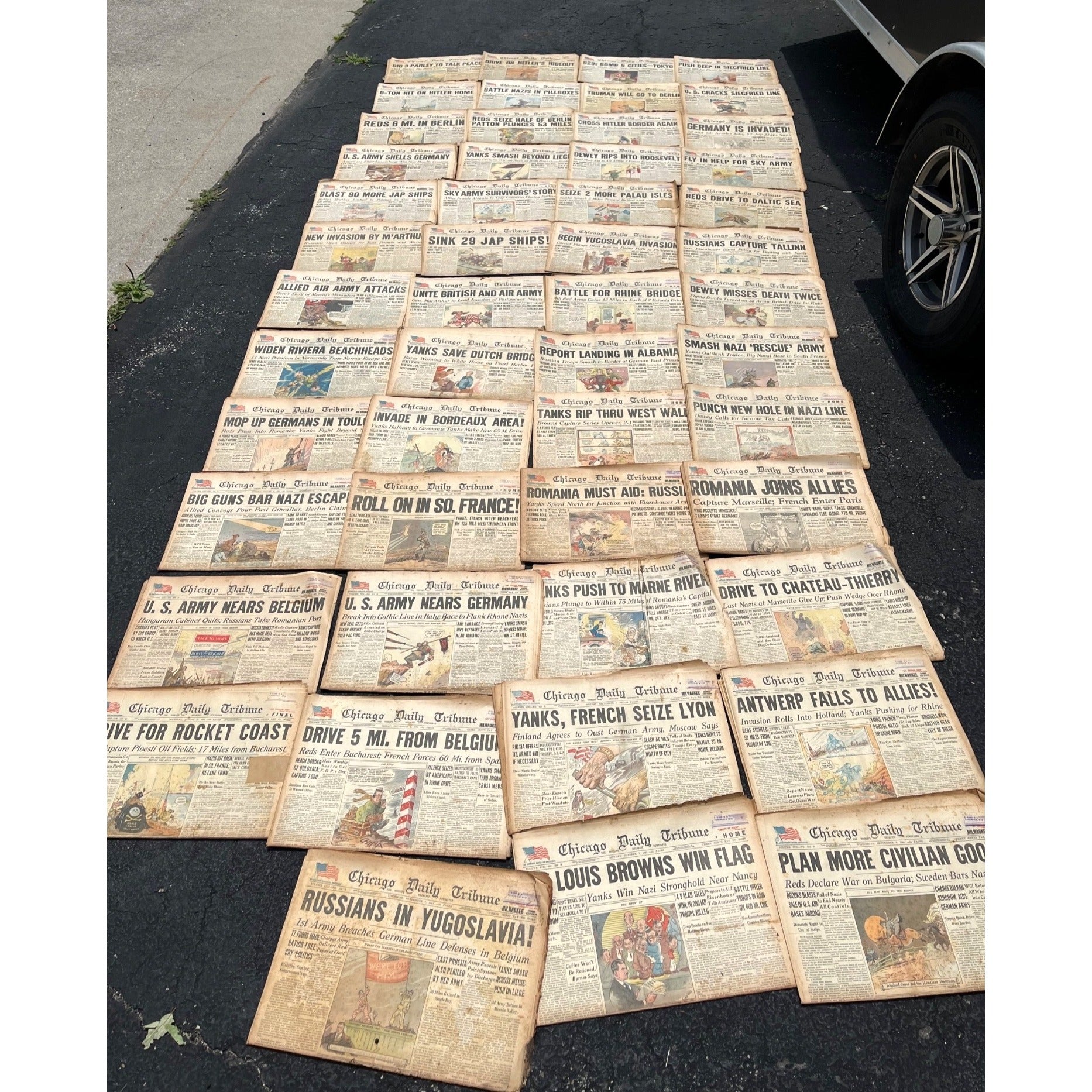 Chicago Daily Tribune Newspaper Lot WWII 1944-45 Cartoon Headliners US Army Homefront