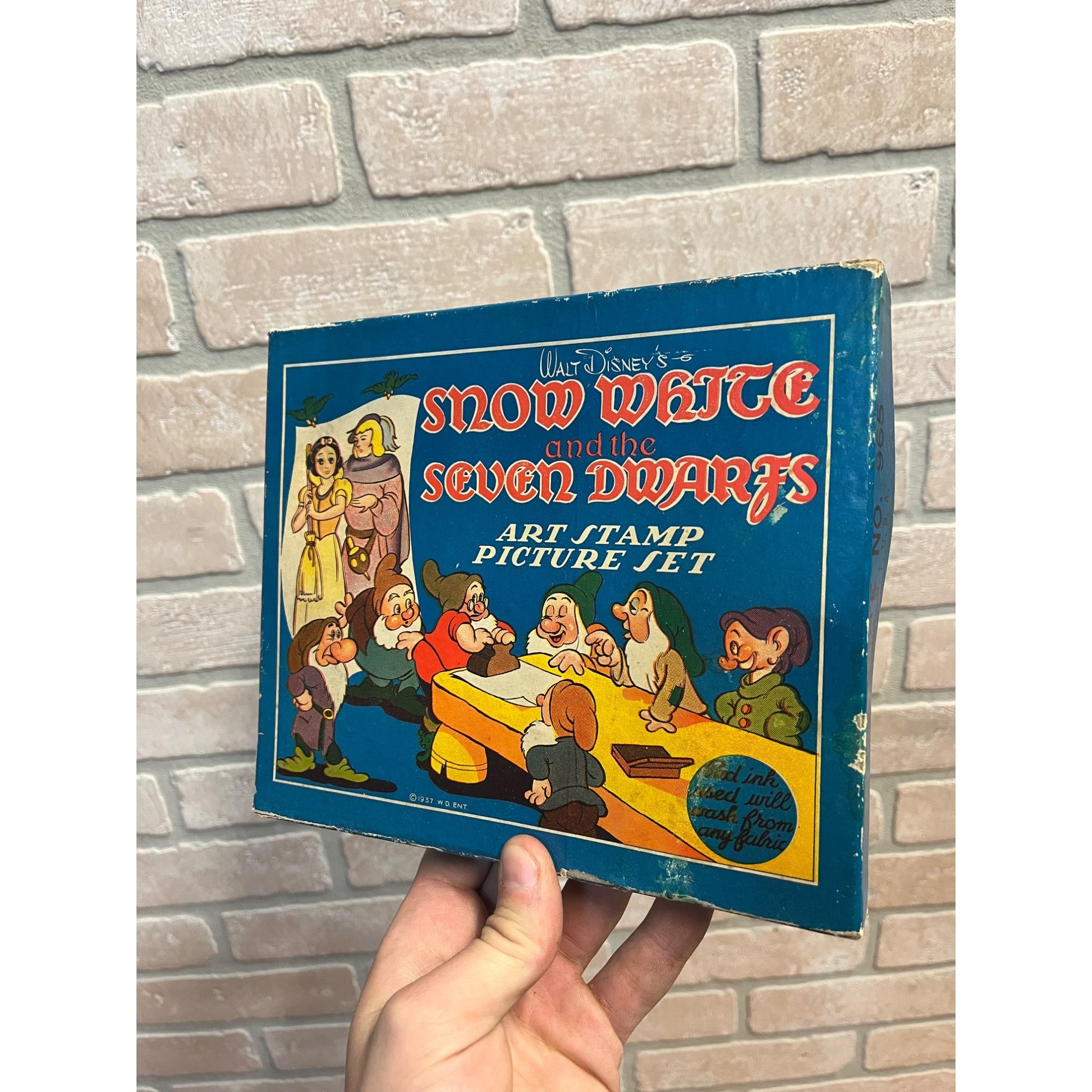 Original 1937 Disney's Snow White and The Seven Dwarfs Art Stamp Picture Set BOX