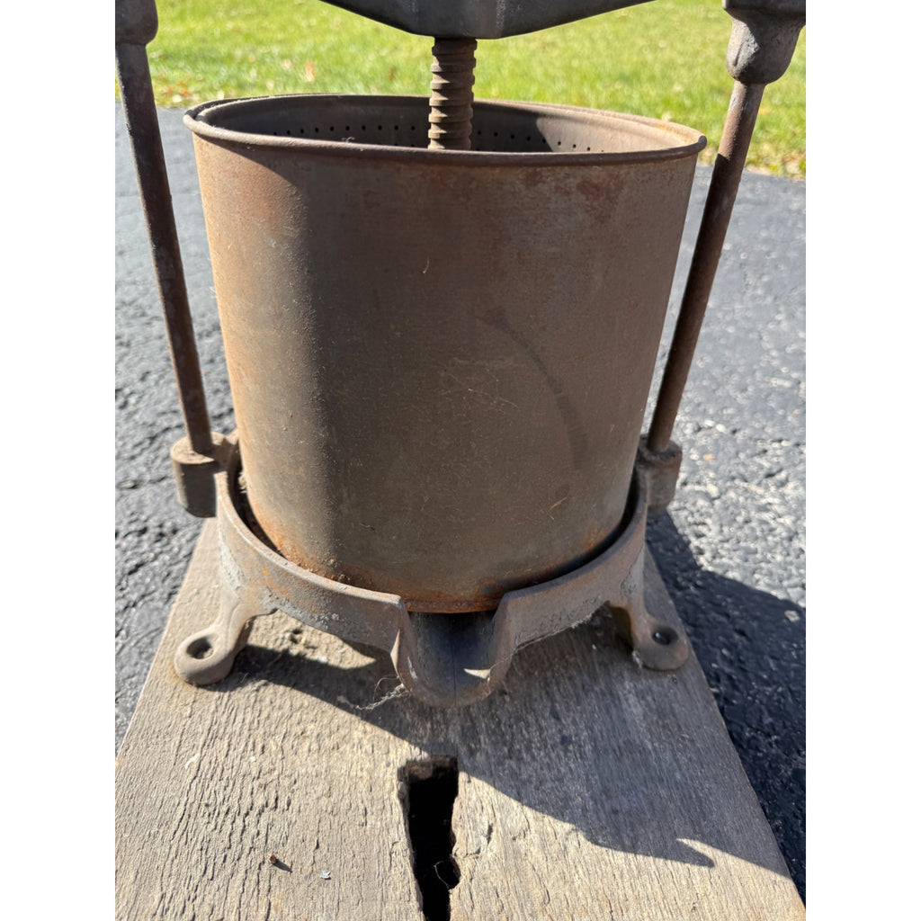 Antique Griswold Fruit & Lard Press No. 6 Apple Cider / Juice 6 Quart