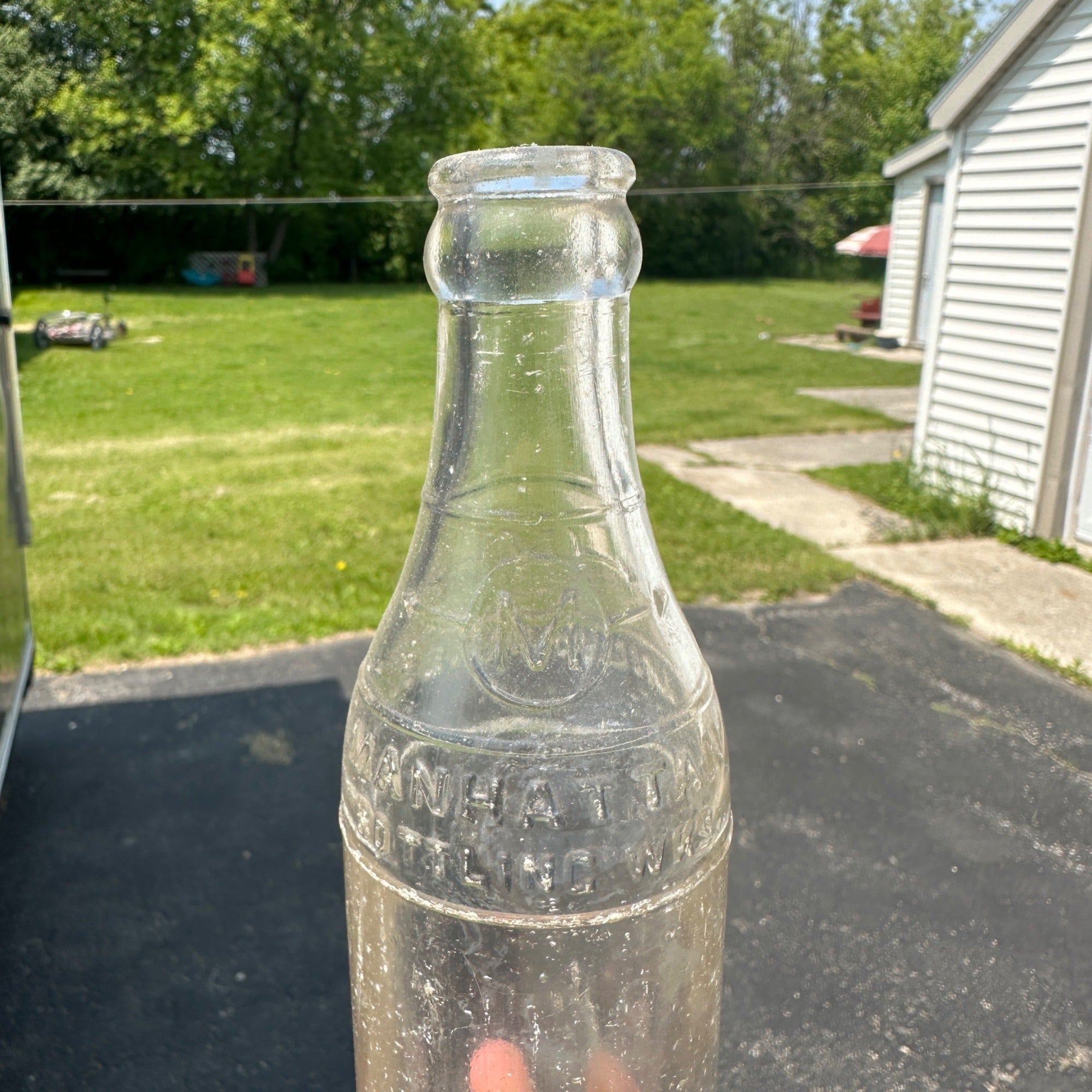 Manhattan Bottling Works Milwaukee Soda Bottle Wisconsin Horse Head