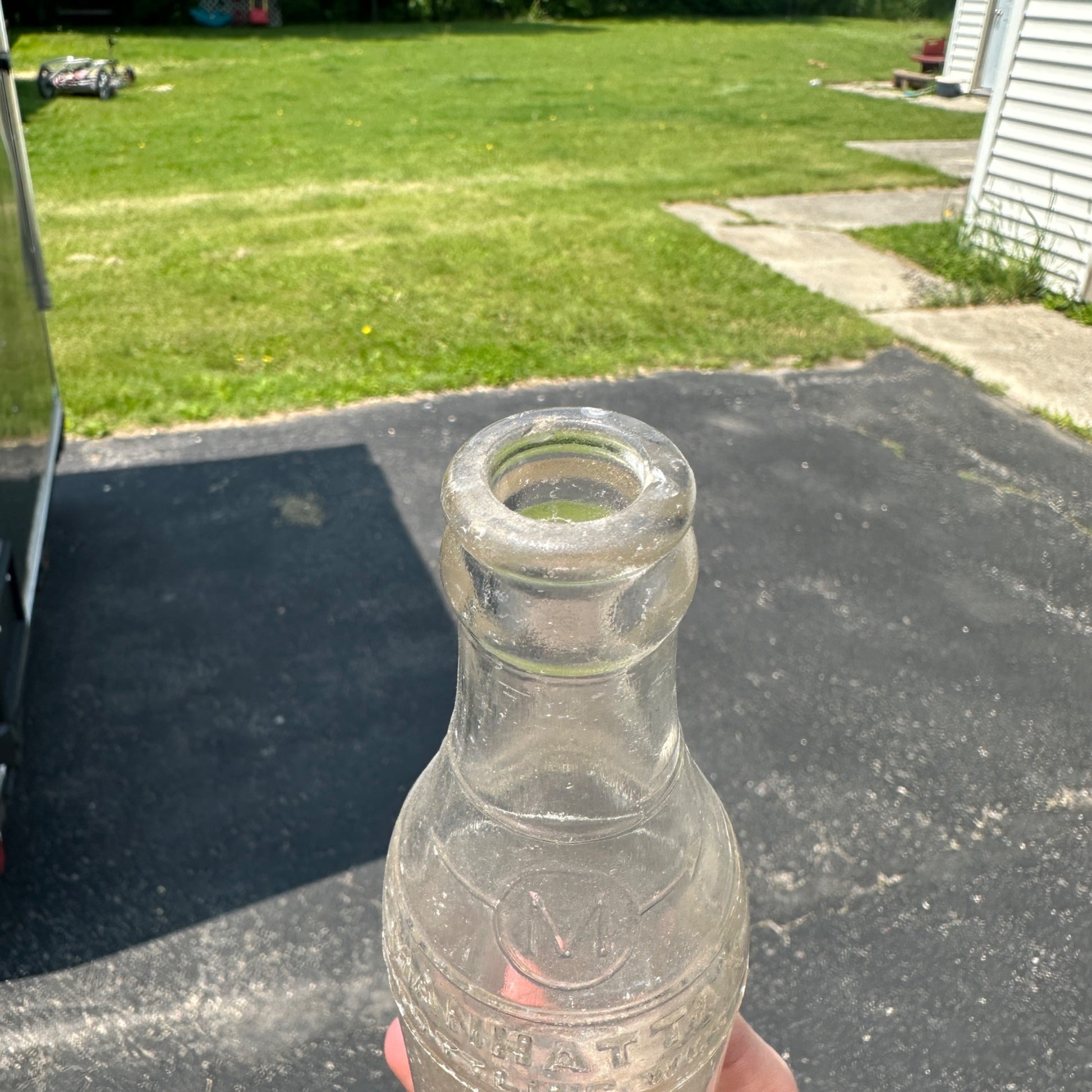 Manhattan Bottling Works Milwaukee Soda Bottle Wisconsin Horse Head