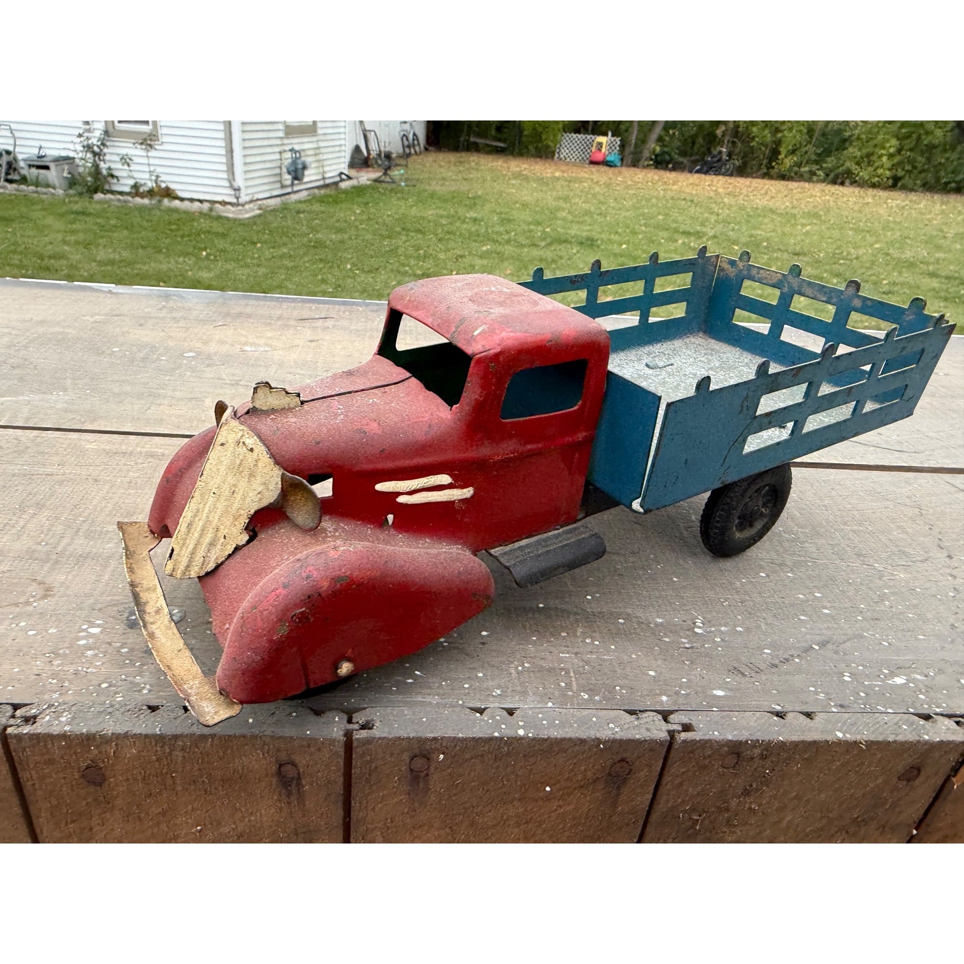 Vintage 1930s Marx Wyandotte Farm Truck Red/Blue Pressed Steel Toy