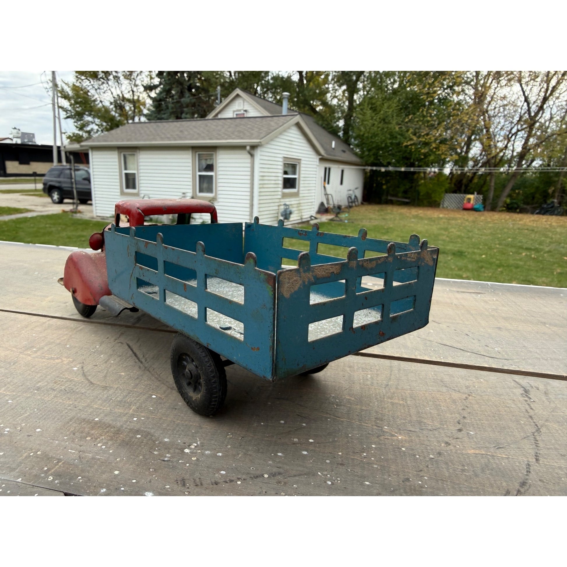 Vintage 1930s Marx Wyandotte Farm Truck Red/Blue Pressed Steel Toy