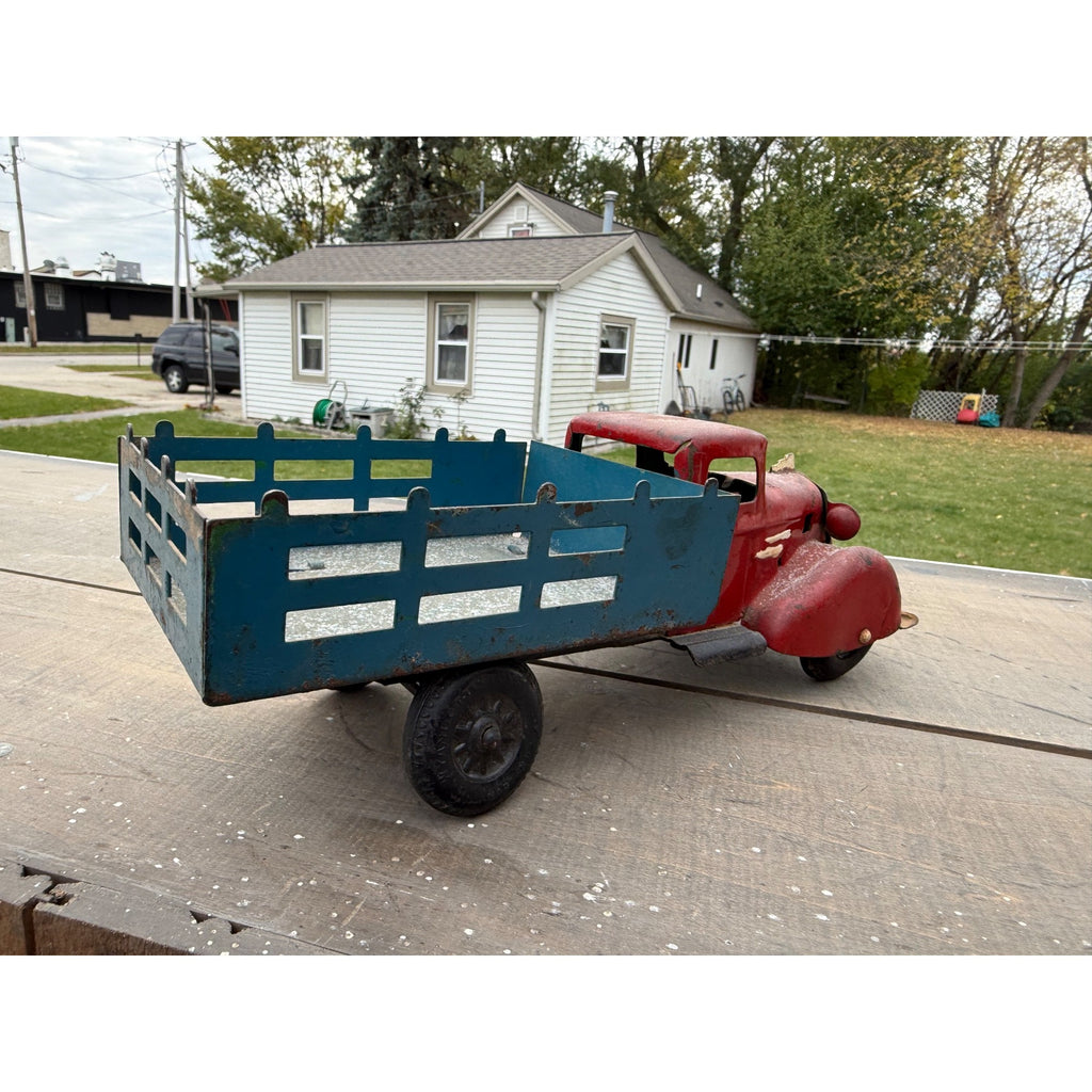 Vintage 1930s Marx Wyandotte Farm Truck Red/Blue Pressed Steel Toy