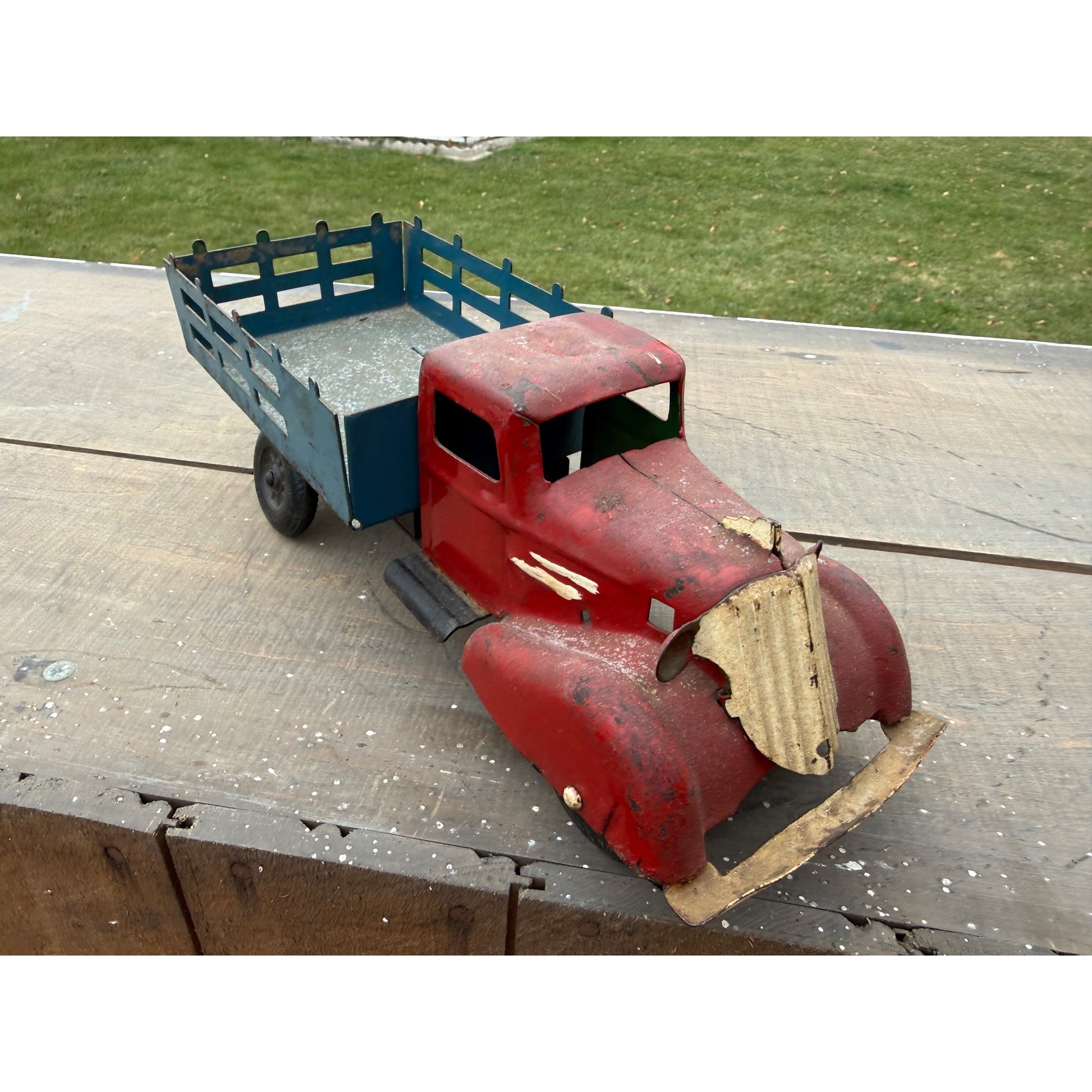 Vintage 1930s Marx Wyandotte Farm Truck Red/Blue Pressed Steel Toy