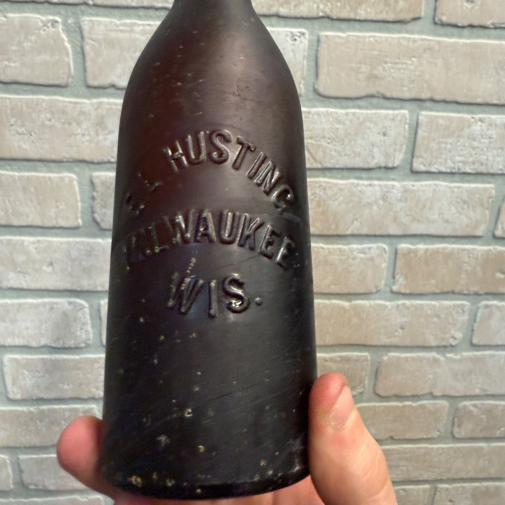 Antique Amber E.L. Husting Milwaukee Wisconsin Beer Bottle W/ Stopper