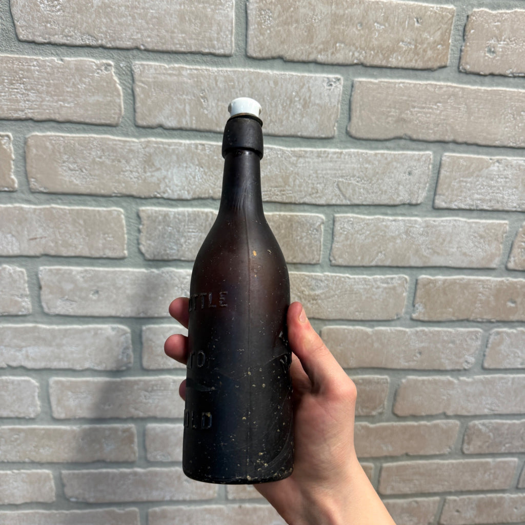 Antique Amber E.L. Husting Milwaukee Wisconsin Beer Bottle W/ Stopper