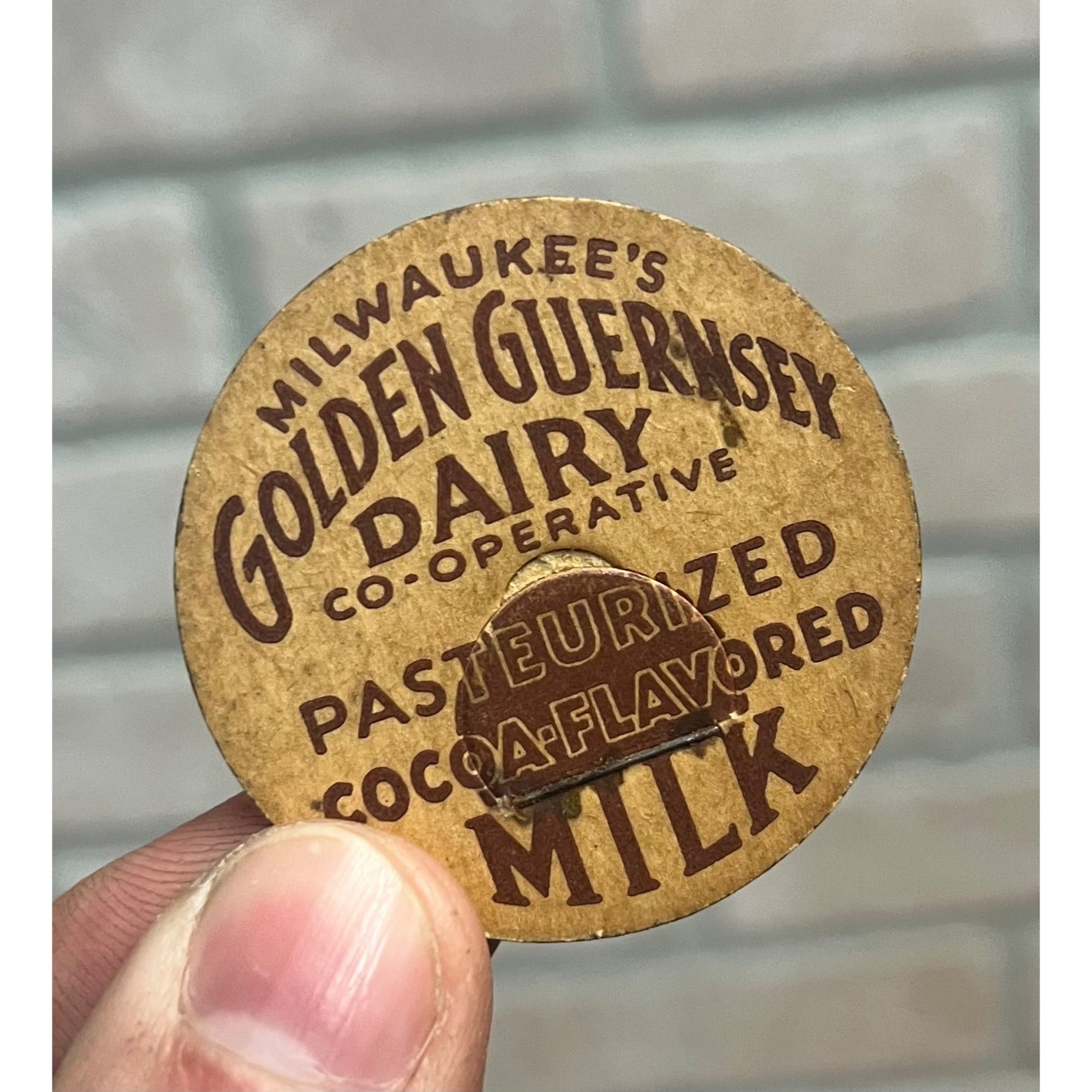 Vintage Golden Guernsey Dairy Co-Op Milk Bottle Cap Wisconsin Milwaukee Cocoa