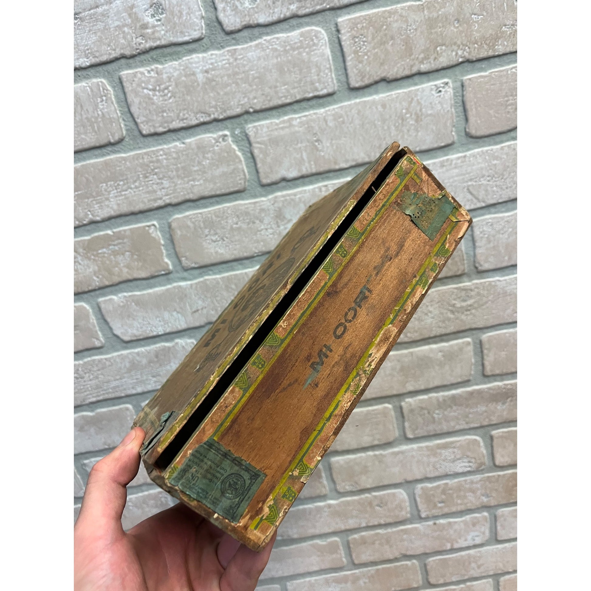 Vintage 1920s Mi Cora Cigar Wooden Box J. Kerns Milwaukee Wisconsin Wis