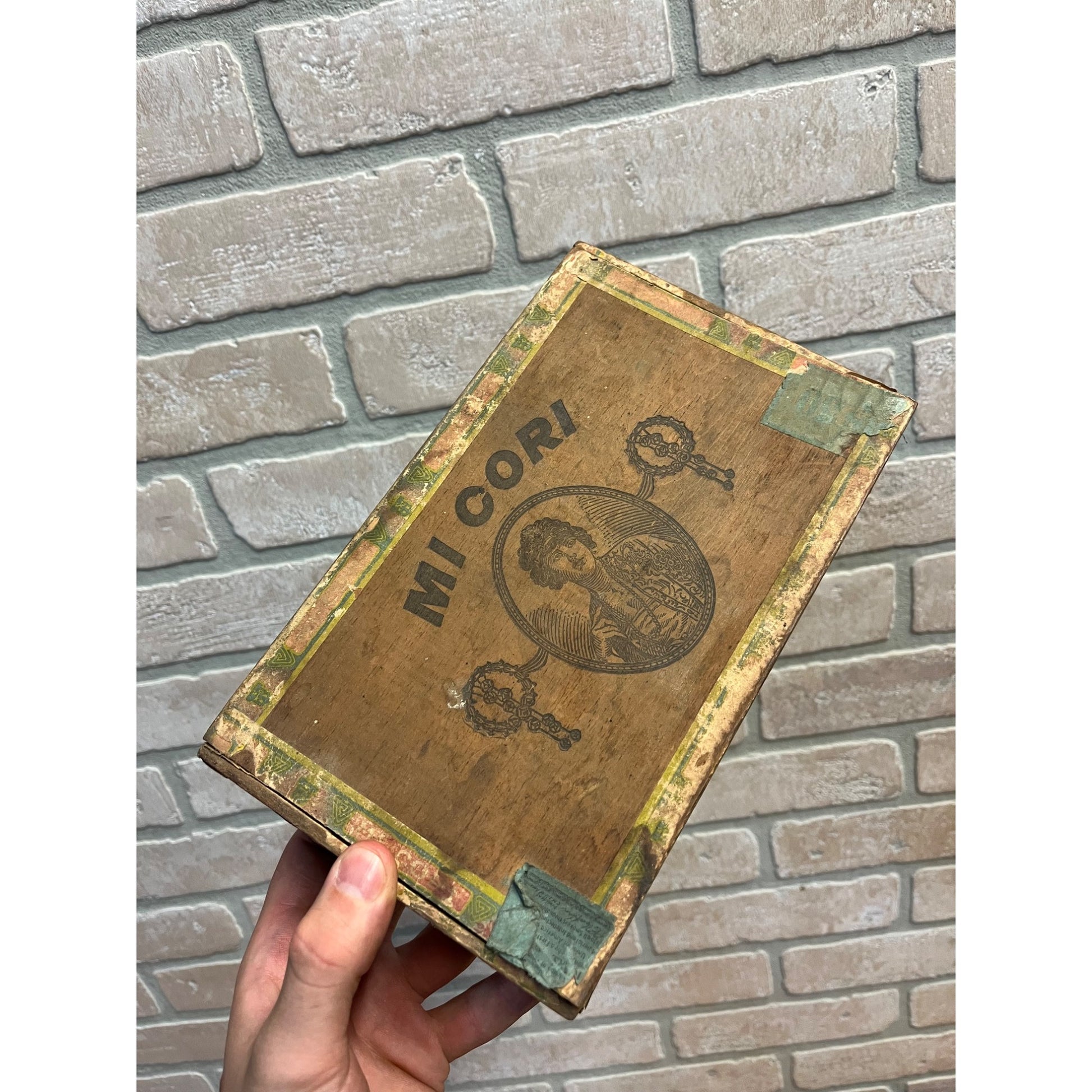 Vintage 1920s Mi Cora Cigar Wooden Box J. Kerns Milwaukee Wisconsin Wis