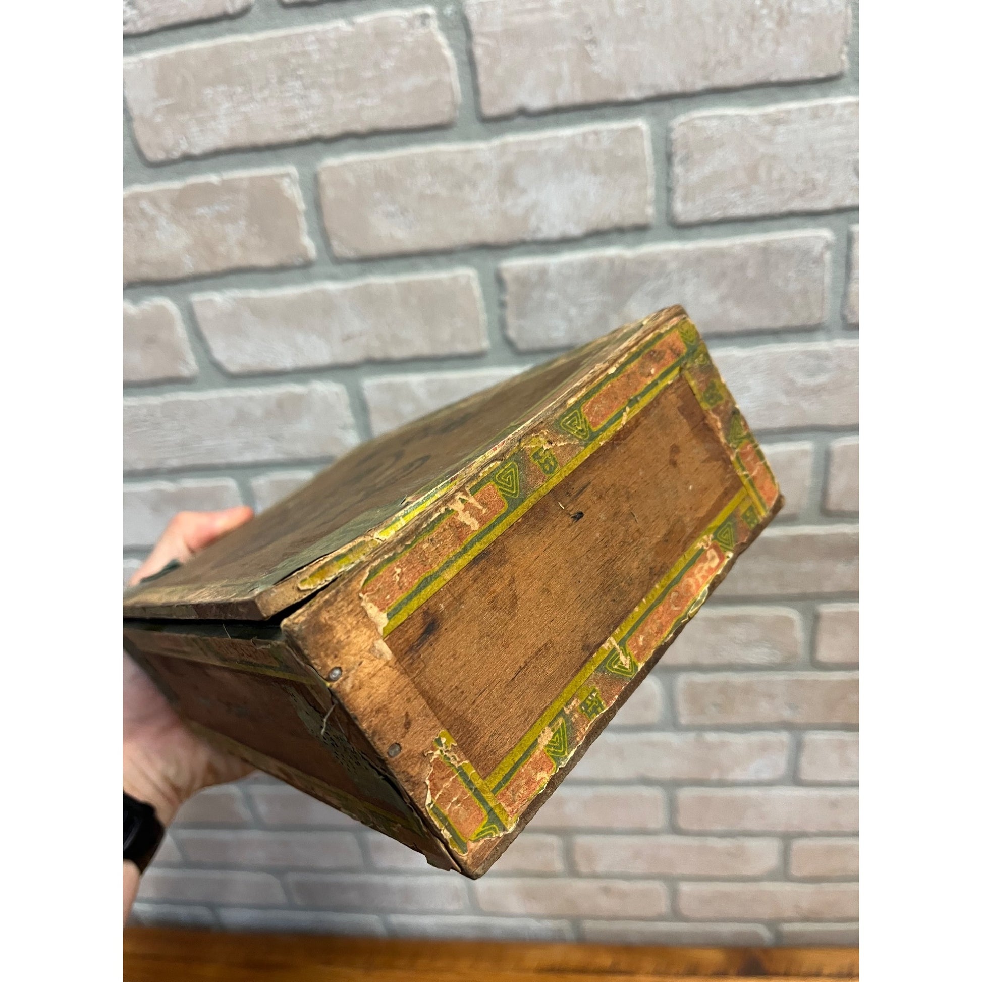 Vintage 1920s Mi Cora Cigar Wooden Box J. Kerns Milwaukee Wisconsin Wis