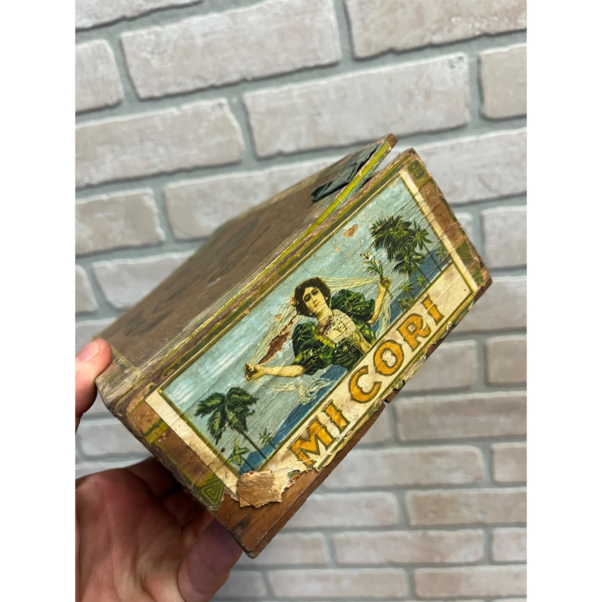 Vintage 1920s Mi Cora Cigar Wooden Box J. Kerns Milwaukee Wisconsin Wis