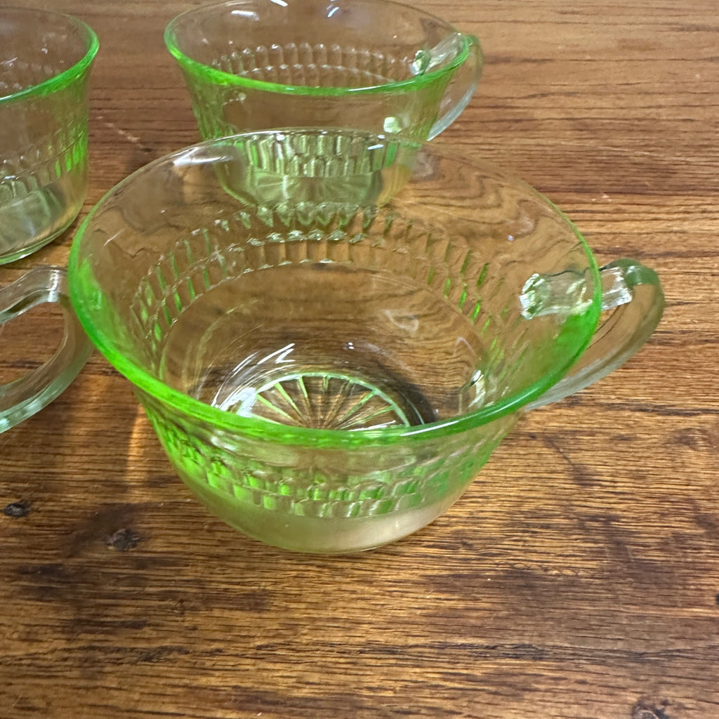 (4) Uranium Glass Anchor Hocking Coffee Punch Tea Cups  Roulette Depression