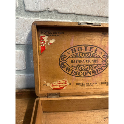 SCARCE Vintage 1900s Hotel Wisconsin Cigars Wooden Advertising Box Milwaukee ++