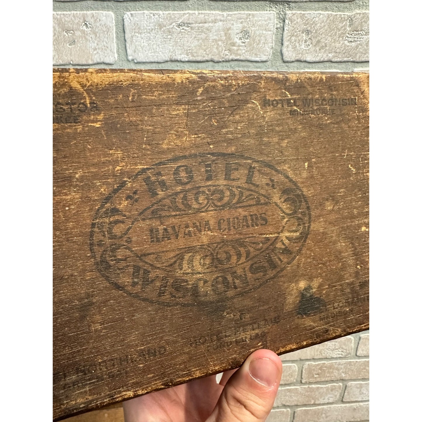 SCARCE Vintage 1900s Hotel Wisconsin Cigars Wooden Advertising Box Milwaukee ++