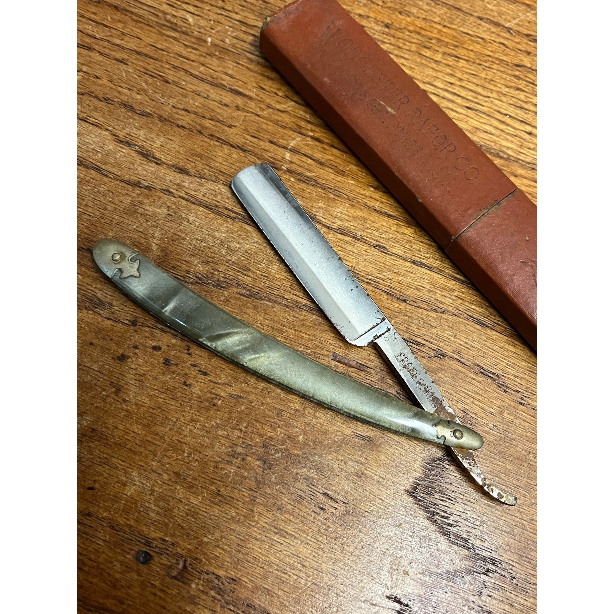 Vintage Straight Blade Shaving Razor w/ Box - Marked "Professional" Grene Handle