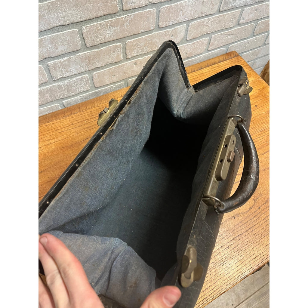 Antique Early 1900s Doctor Bag Medicine Bag Black No Key - Distressed