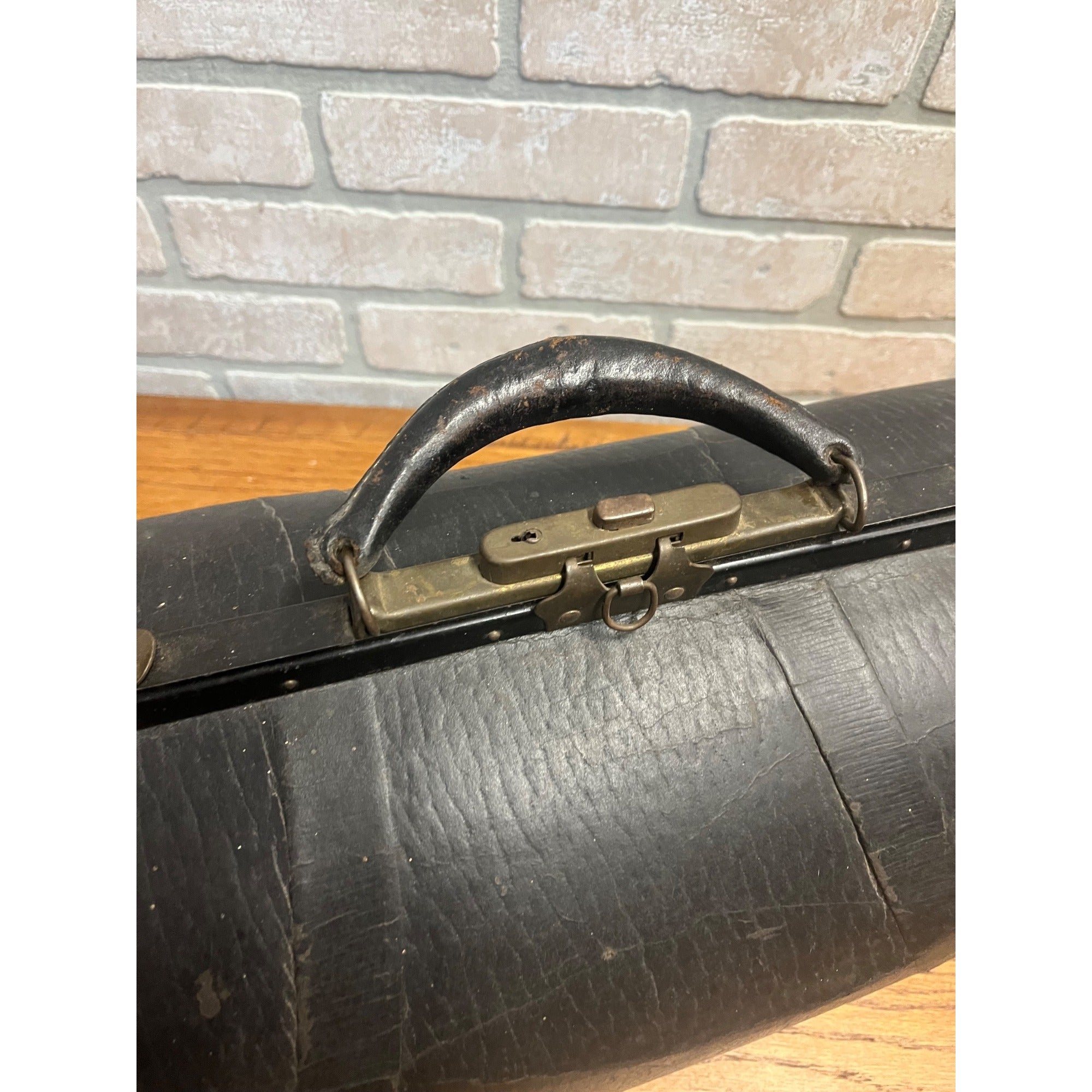 Antique Early 1900s Doctor Bag Medicine Bag Black No Key - Distressed