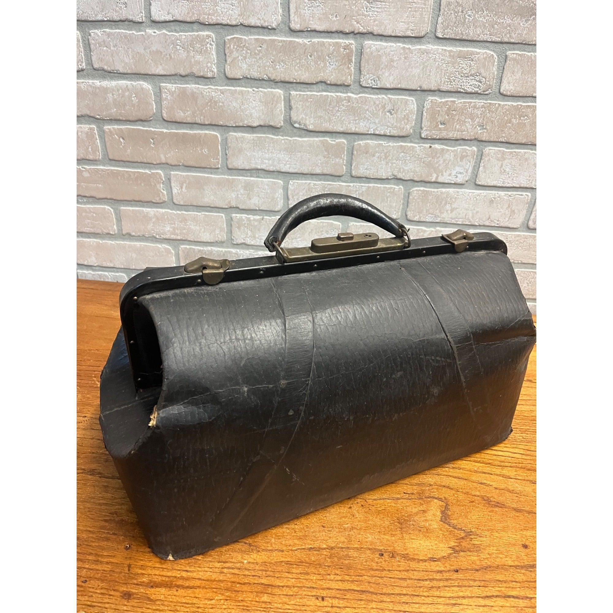 Antique Early 1900s Doctor Bag Medicine Bag Black No Key - Distressed