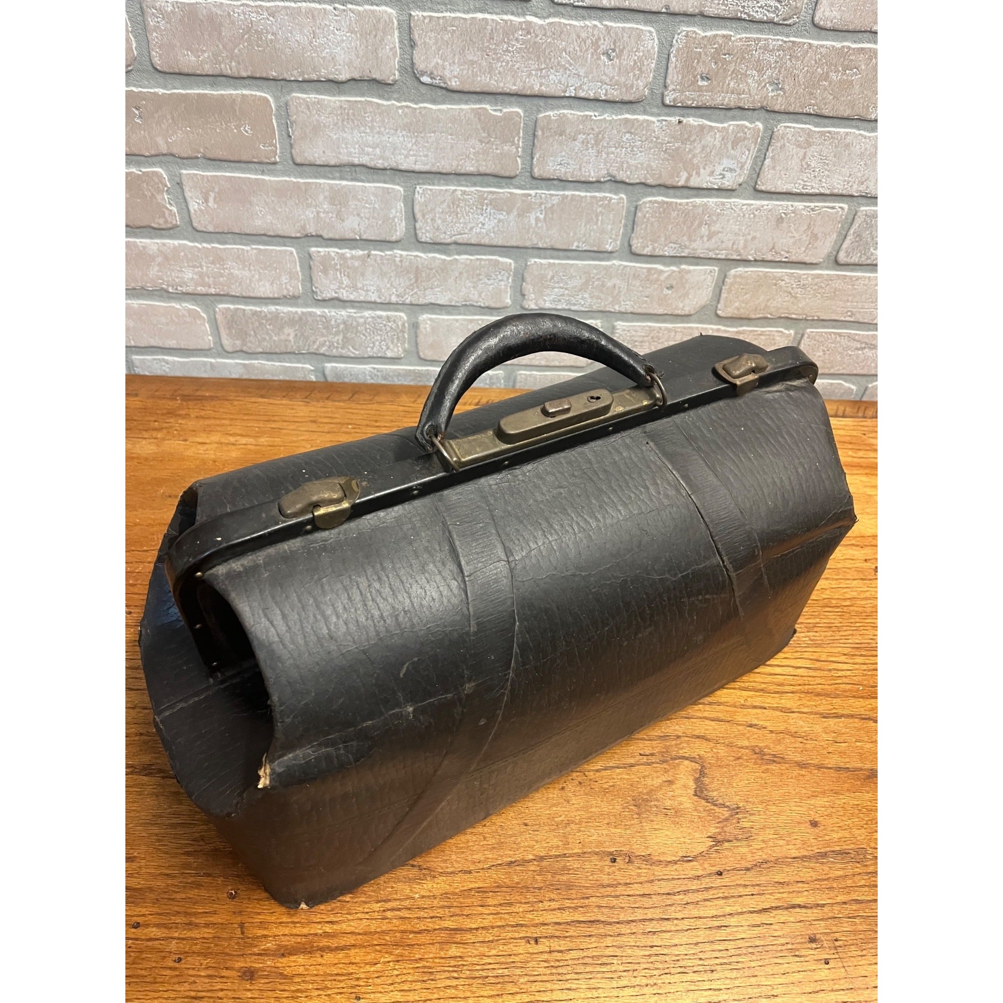 Antique Early 1900s Doctor Bag Medicine Bag Black No Key - Distressed