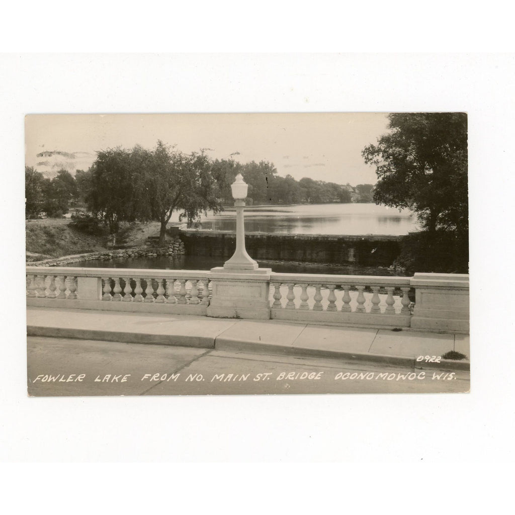Vitnage 1934 Fowler Lake Main St Oconomowoc Wis RPPC Postcard
