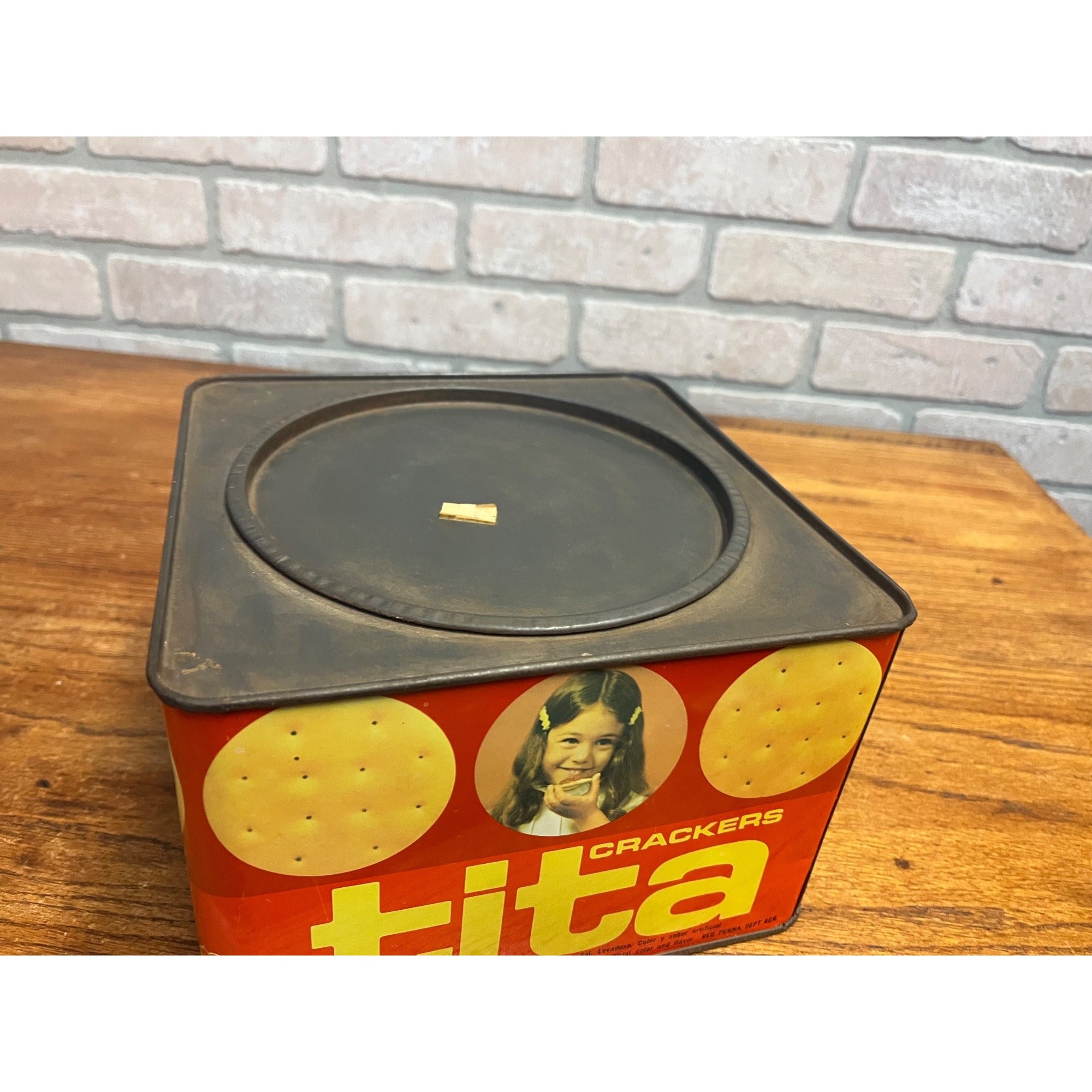 Vintage TITA Crackers Tin - Rovira Biscuit Co - Ponce, Puerto Rico