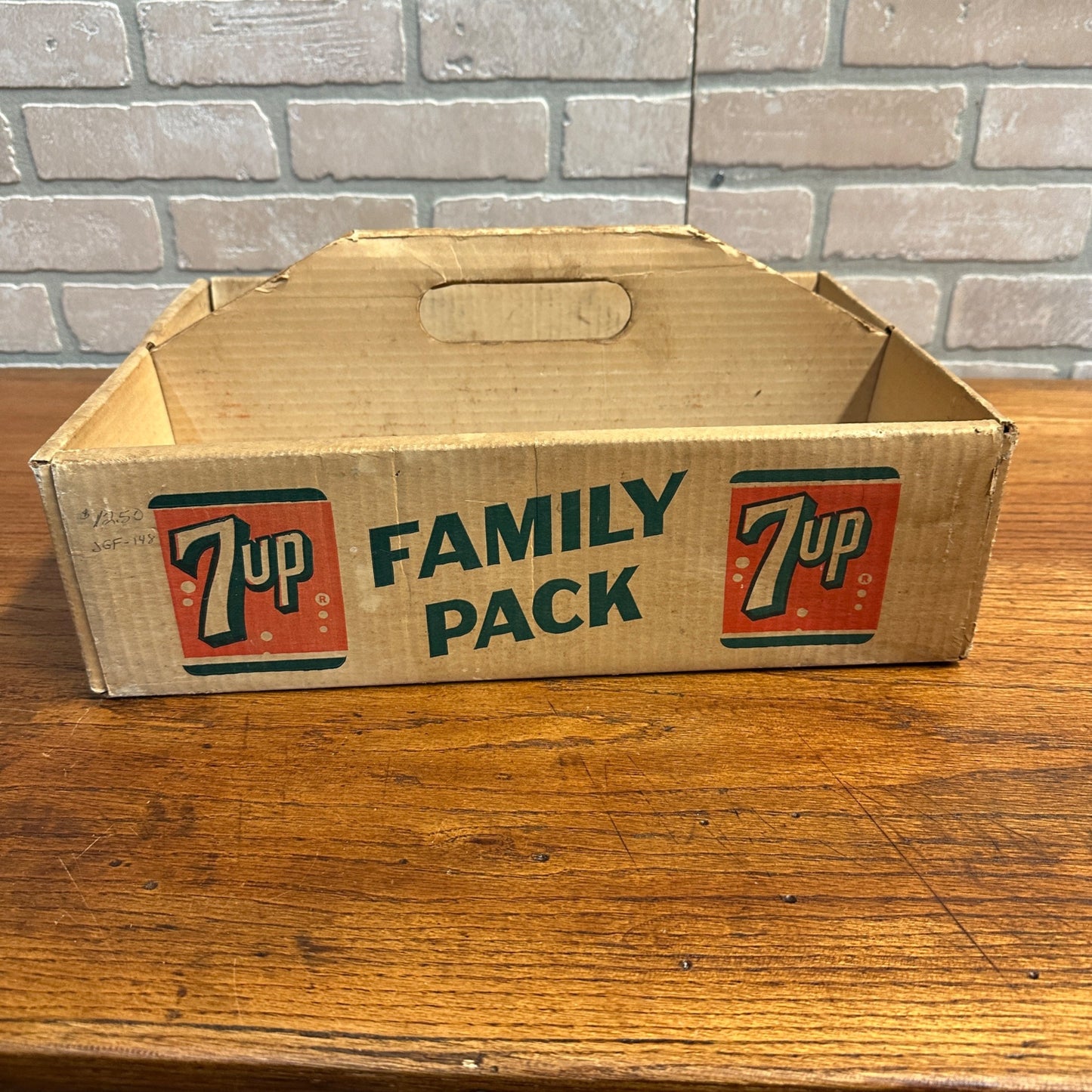 Vintage 7up Cardboard Family Pack Bottle Carrier Case 10 x 15 x 6