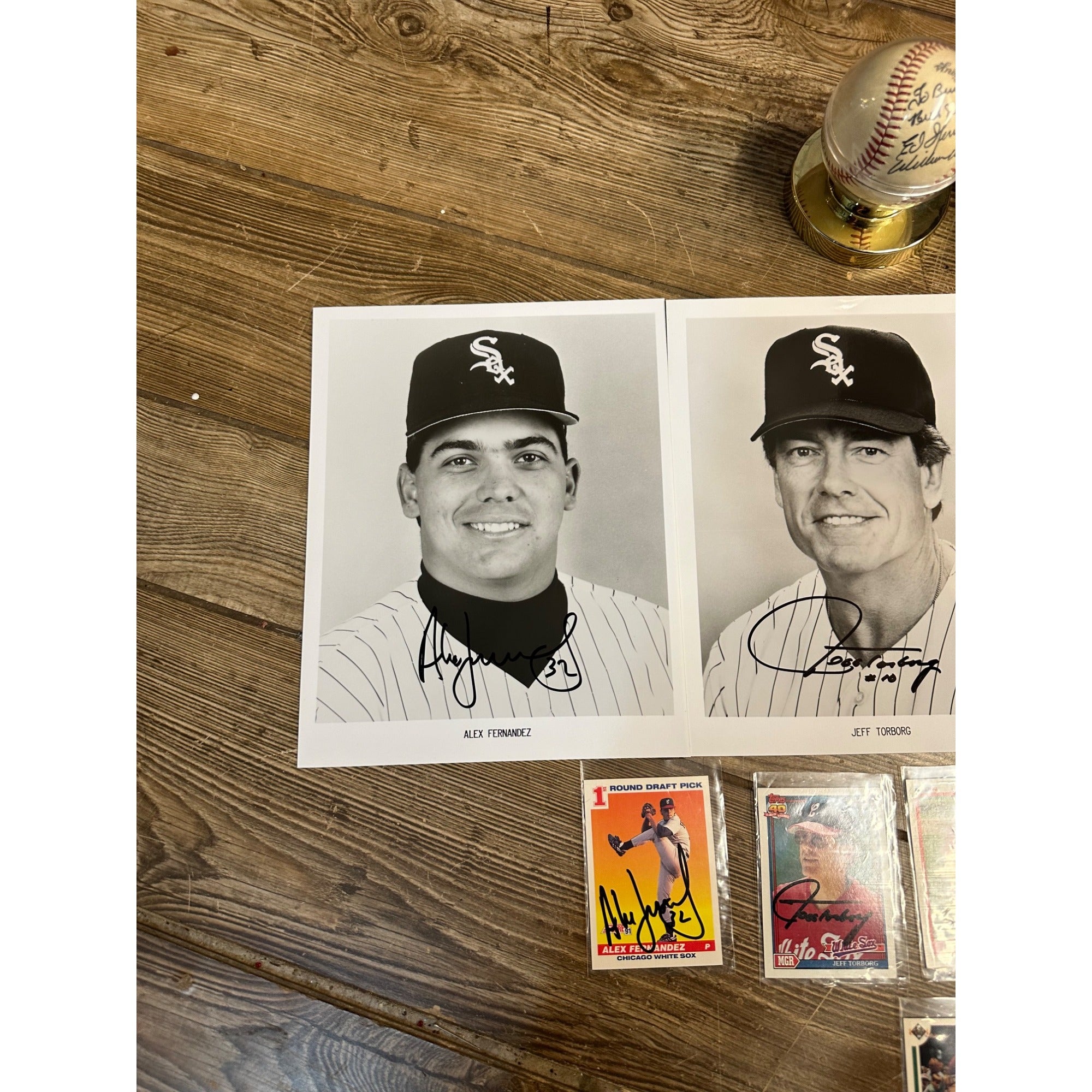 Chicago White Sox Signed Cards, Baseballs, Photos Ozzie Gyillen, Torberg ++