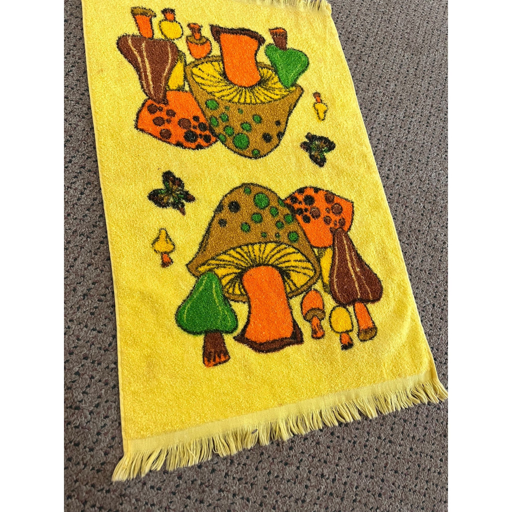 Vintage CANNON Merry Mushroom Kitchen Bath Hand Towel Fringe Groovy Retro Yellow