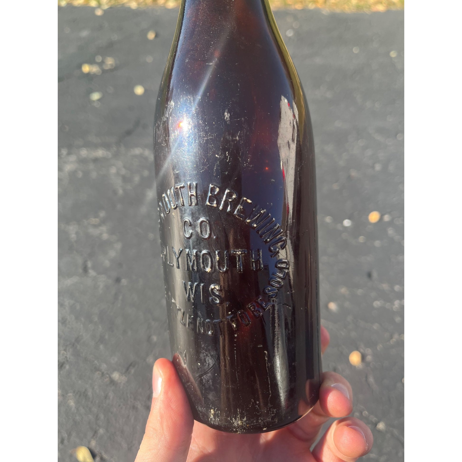 Vintage Pre-Prohibition Plymouth Brewing Co. Wis Amber Brown Beer Bottle