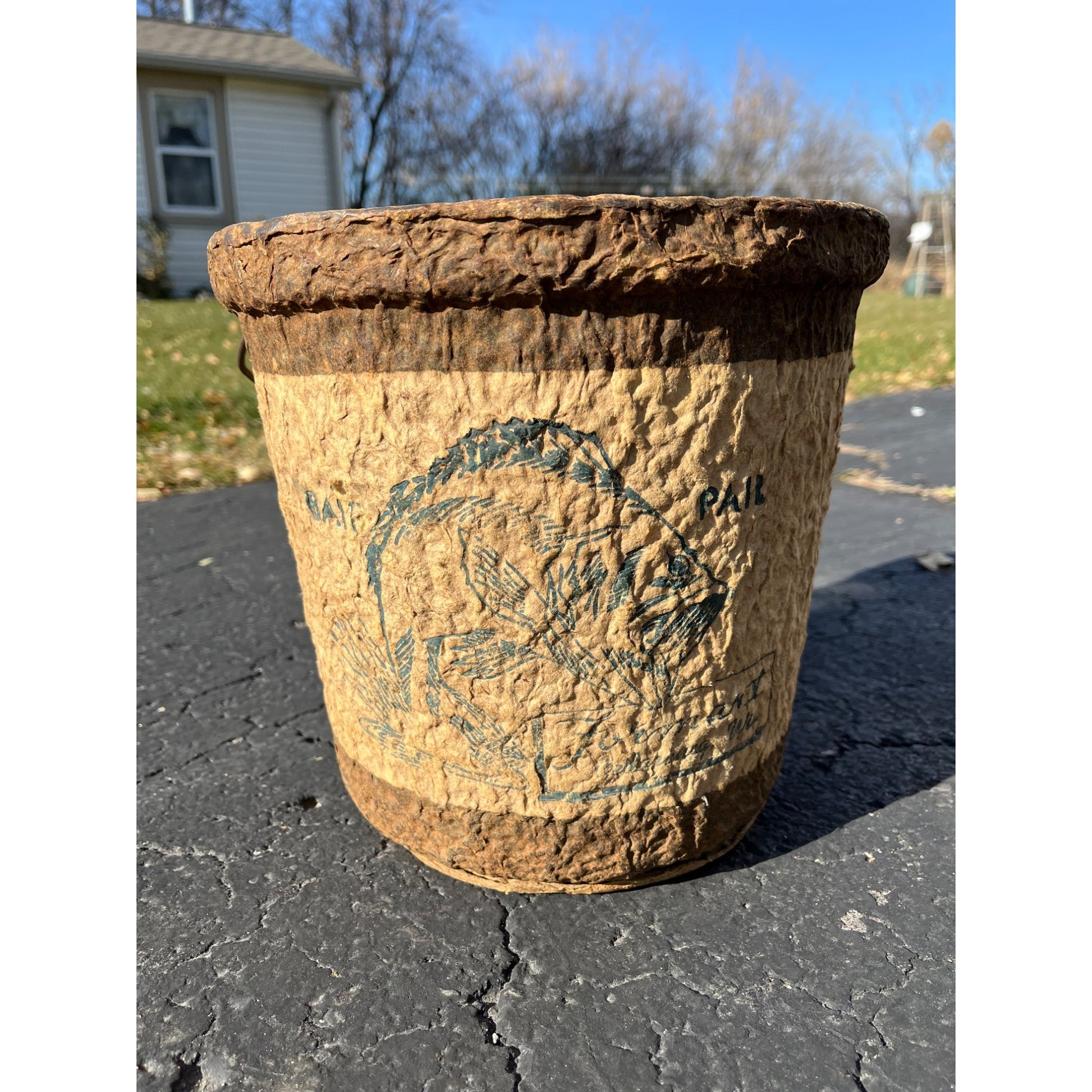 Vintage Formart Bait Pail Minnow Bucket Cedarburg, Wisconsin Largemouth Bass