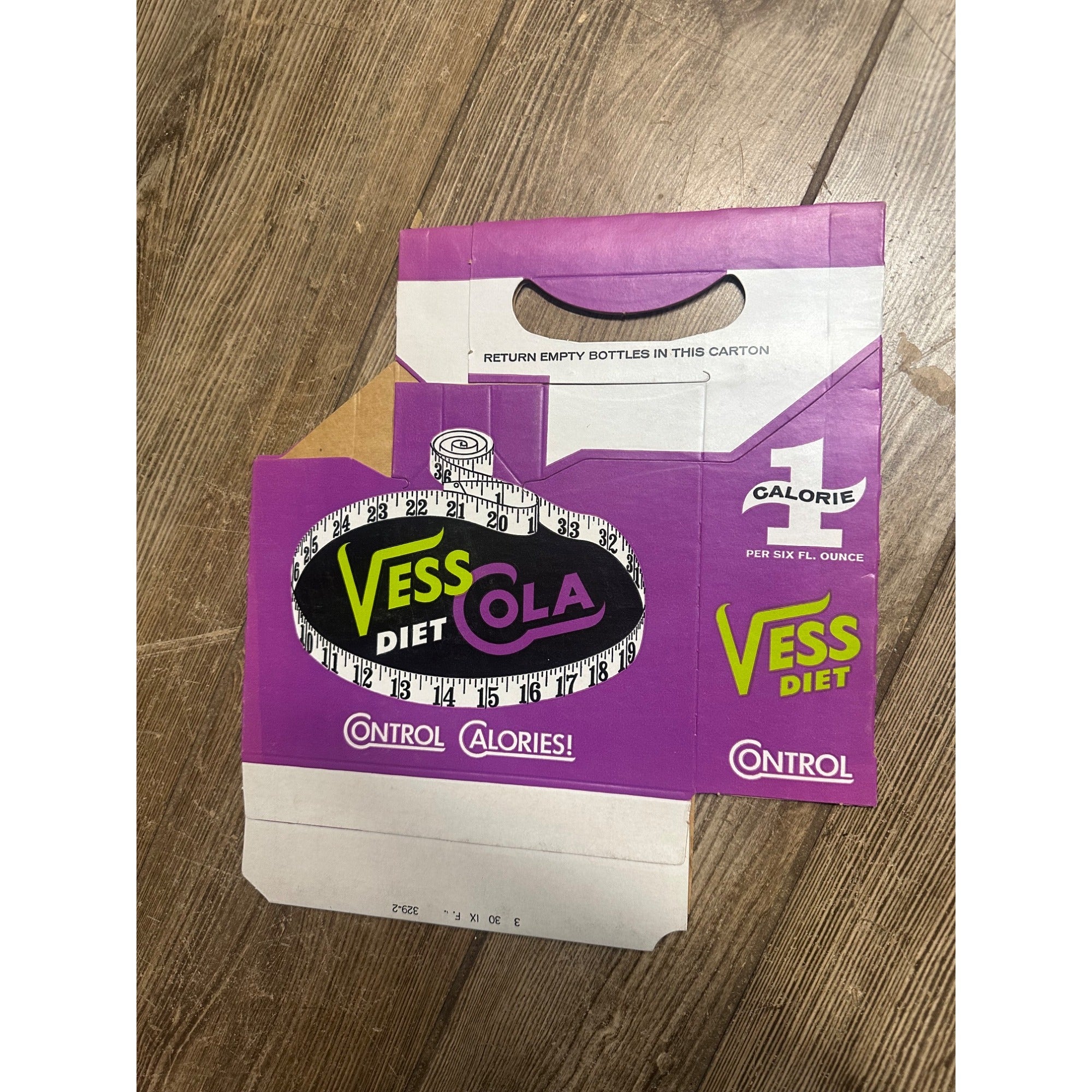Vess Diet Cola Soda Cardboard Carrier Six Pack Carton Bottle 16oz Vintage