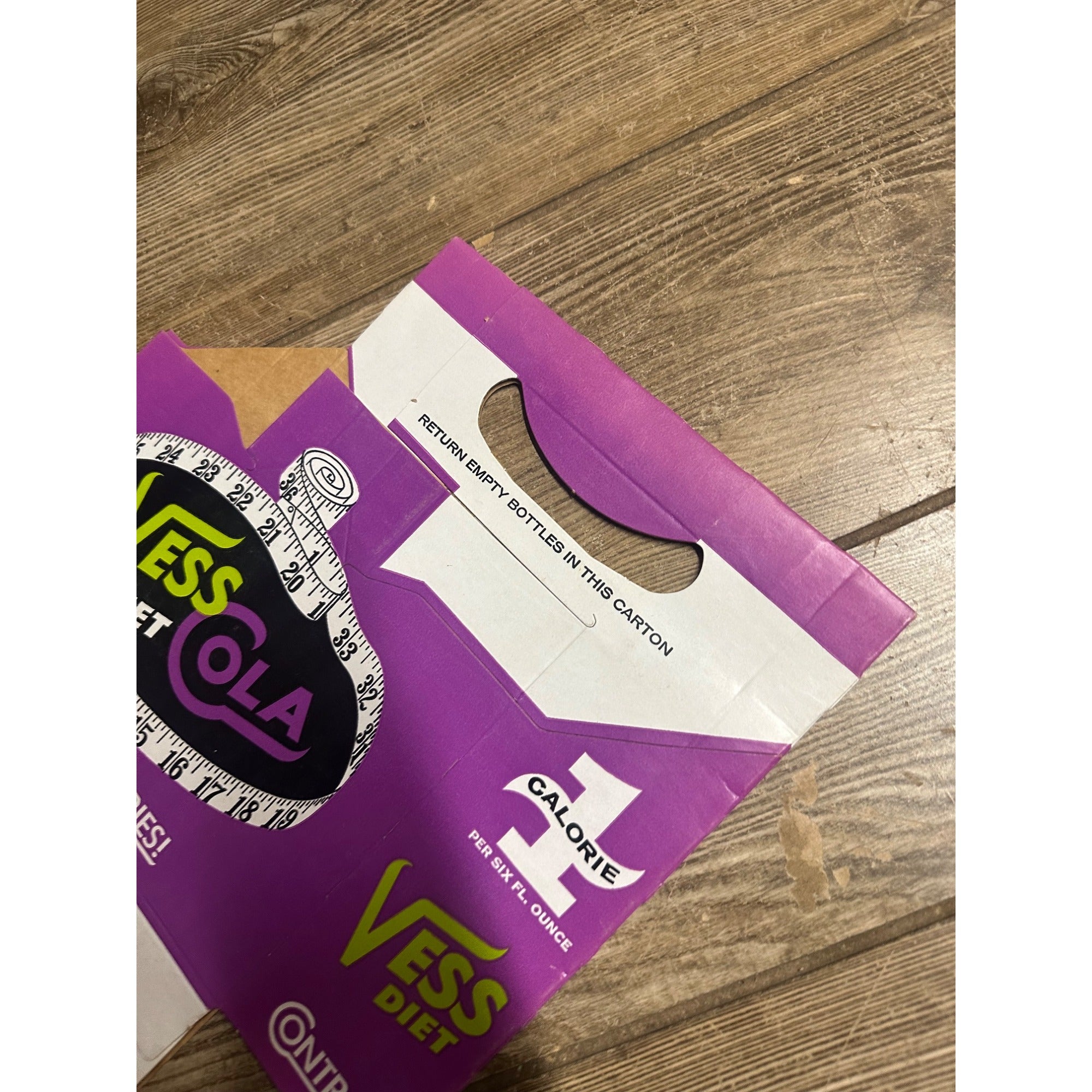 Vess Diet Cola Soda Cardboard Carrier Six Pack Carton Bottle 16oz Vintage