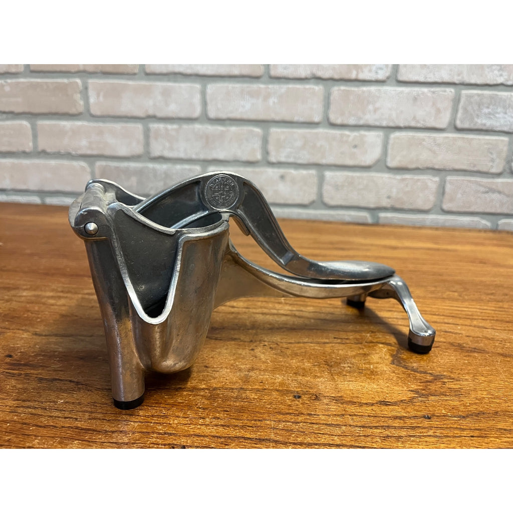 Vintage Wear-Ever Aluminum Manual Citrus Juicer Squeezer w/ Insert