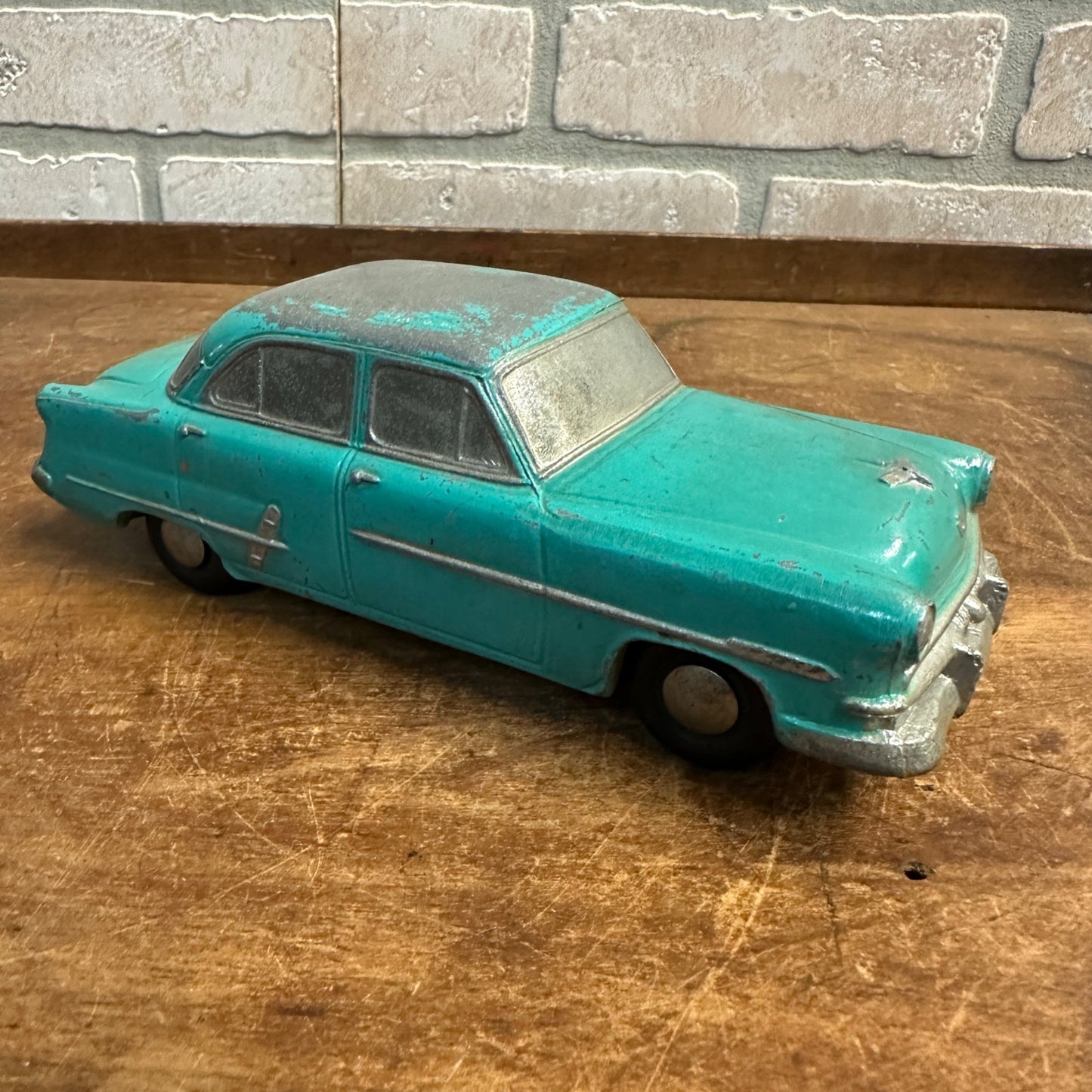 Vintage Banthrico Teal 1950s Ford Cast Metal Promo Car Bank 1953 Dealer