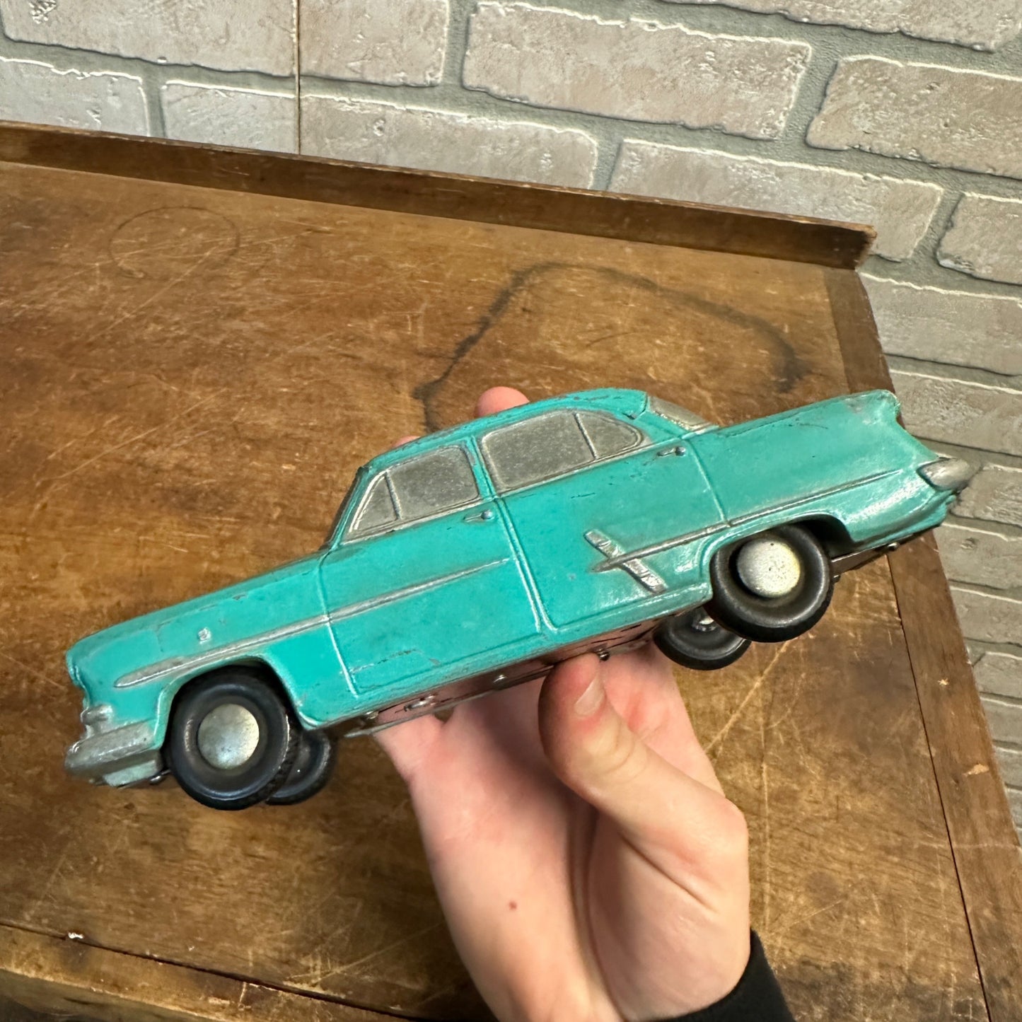 Vintage Banthrico Teal 1950s Ford Cast Metal Promo Car Bank 1953 Dealer