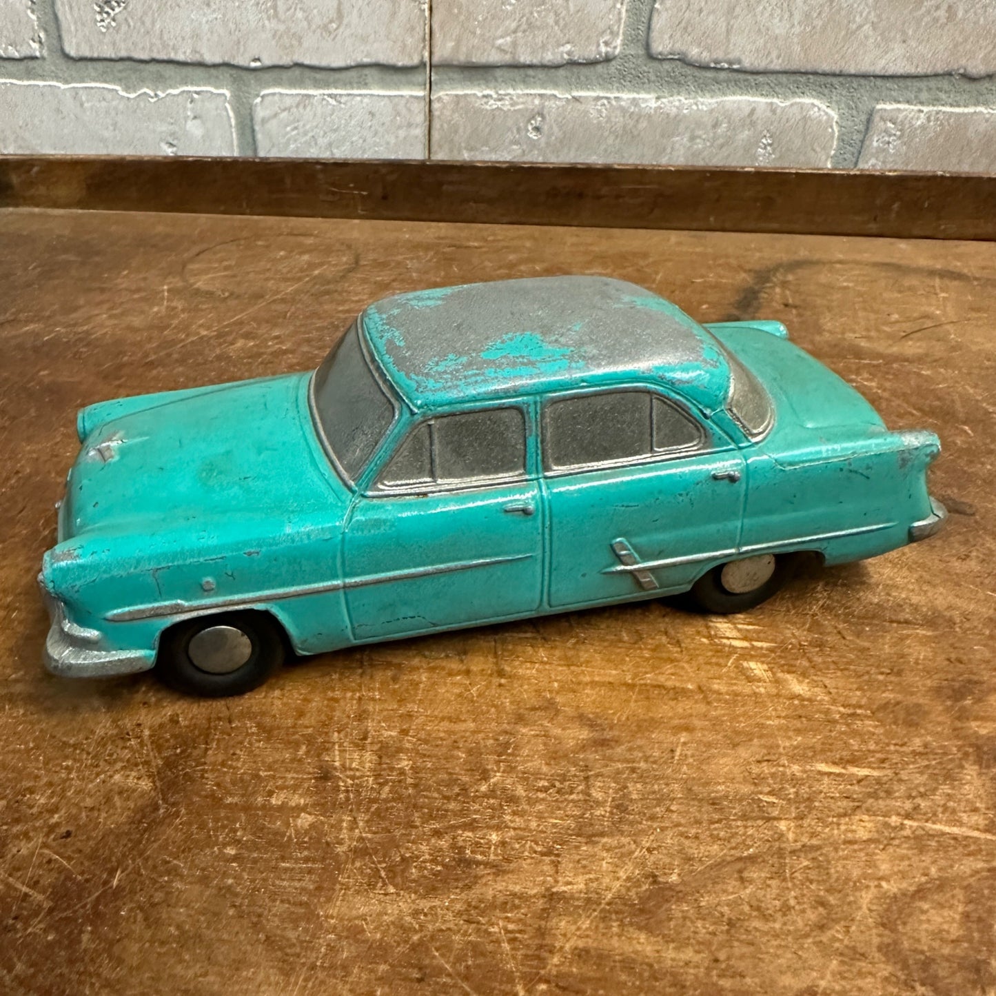 Vintage Banthrico Teal 1950s Ford Cast Metal Promo Car Bank 1953 Dealer