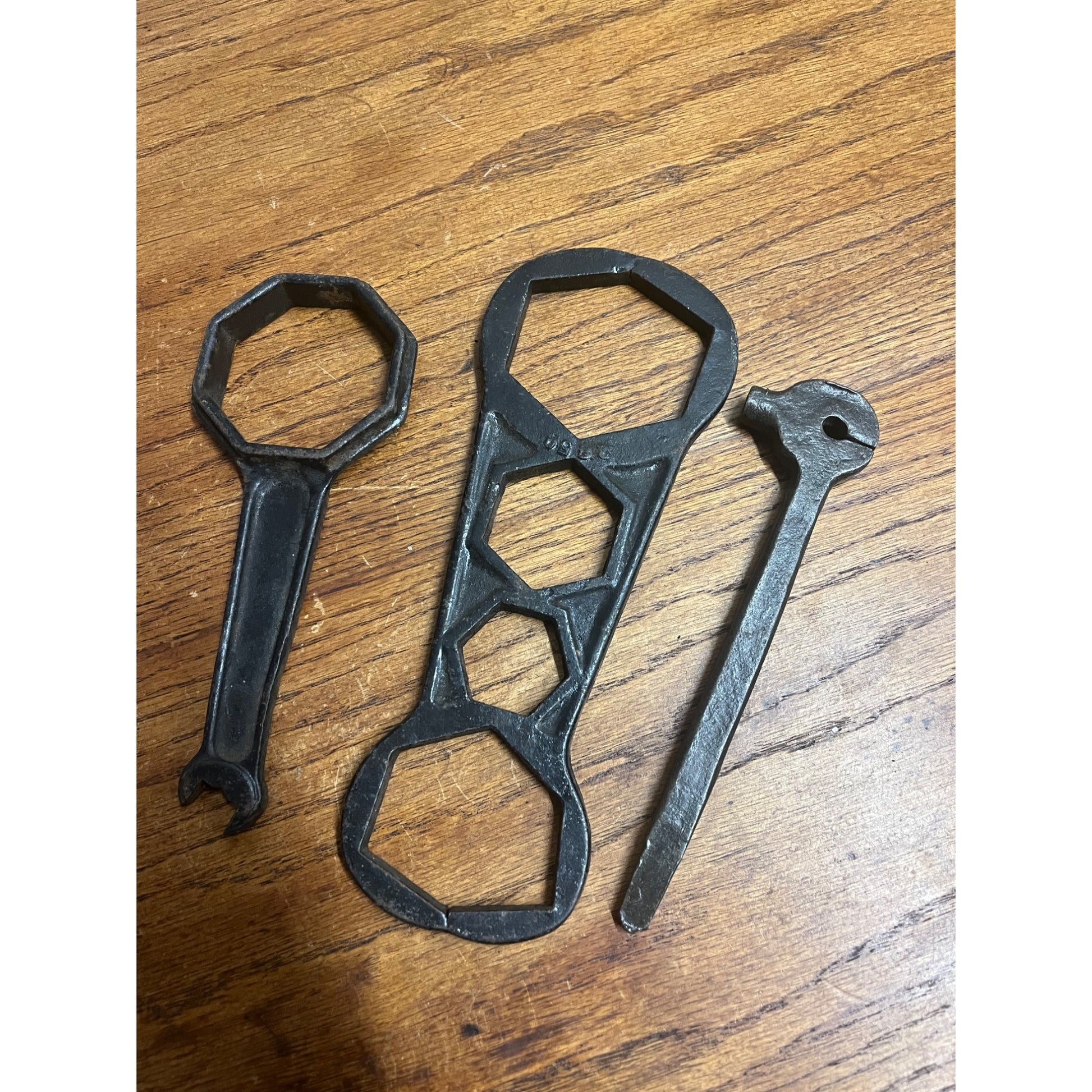 Antique Automobile Mechanics Hub Cap Wrenches Lot (3) Tools