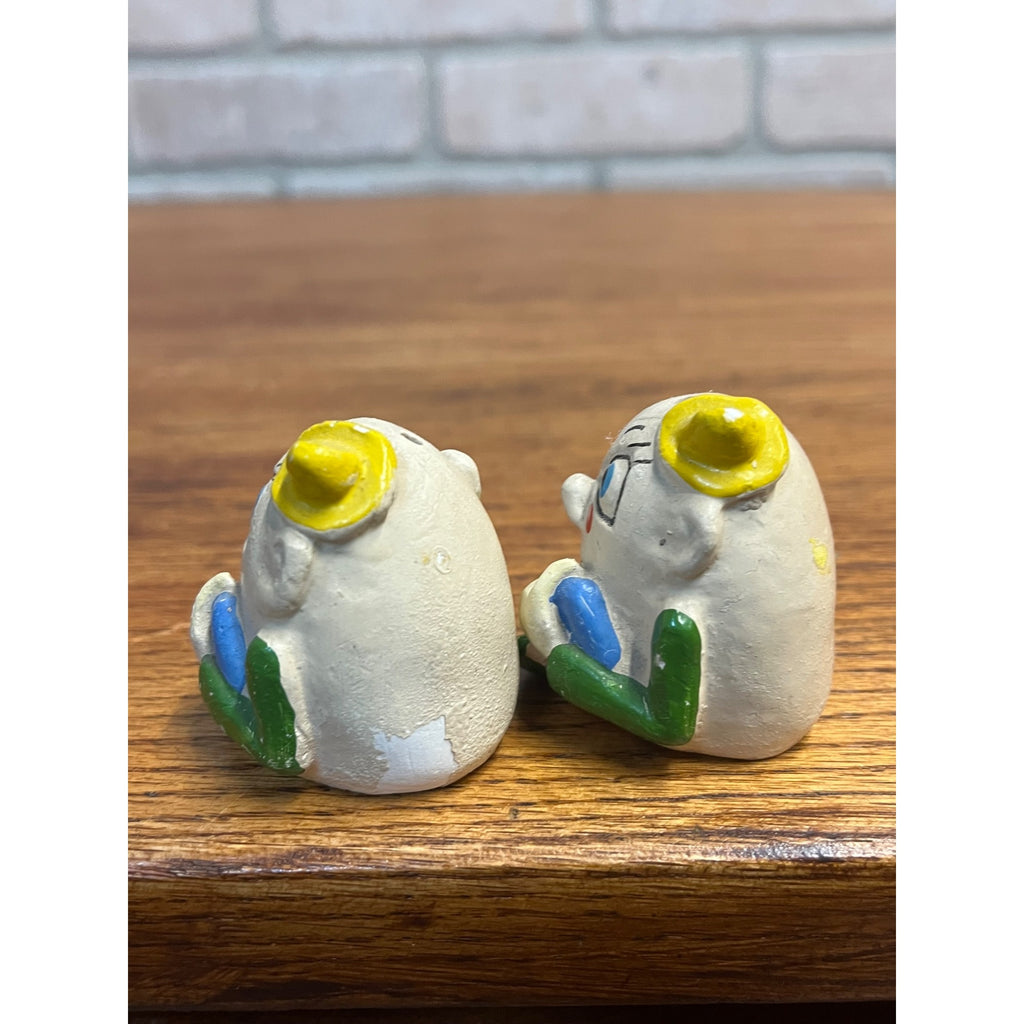 Vintage Humpty Dumpty Salt & Pepper Shakers Ceramic 2"
