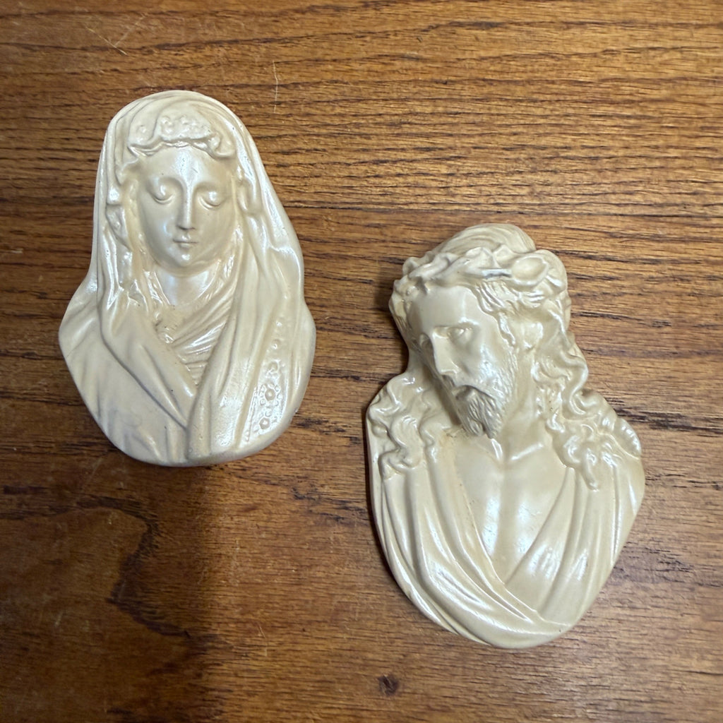 Pair Of Vintage Painted Gold Jesus And Mary Plaster Chalkware Wall Hanging
