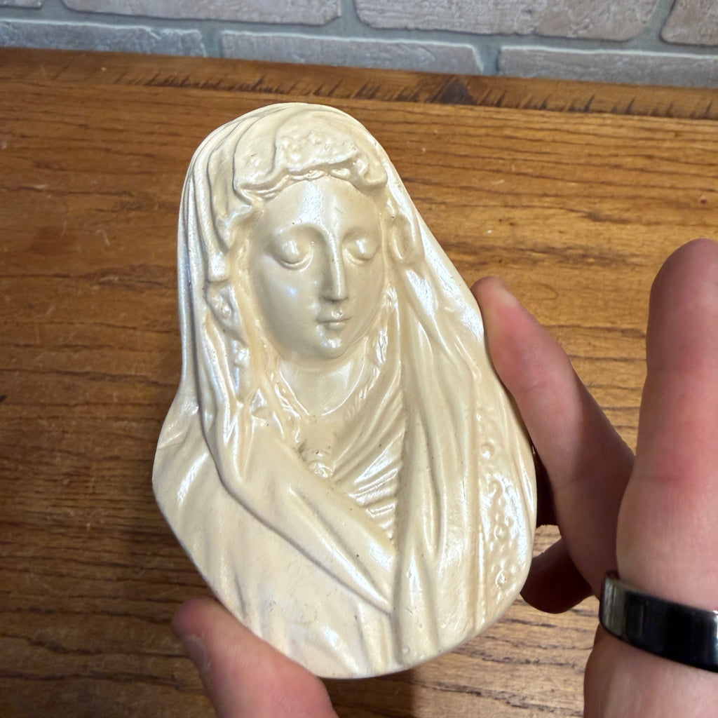 Pair Of Vintage Painted Gold Jesus And Mary Plaster Chalkware Wall Hanging
