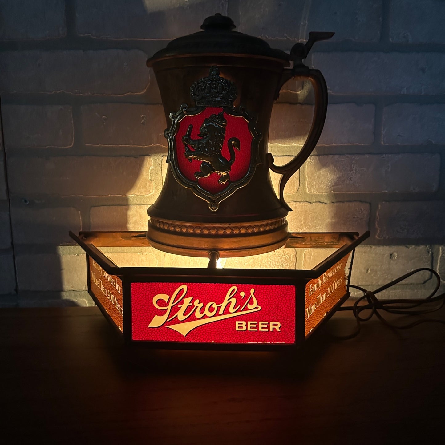 Vintage 1980s Stroh's Beer Lighted Bar Advertising Sign 3D Mug Stein