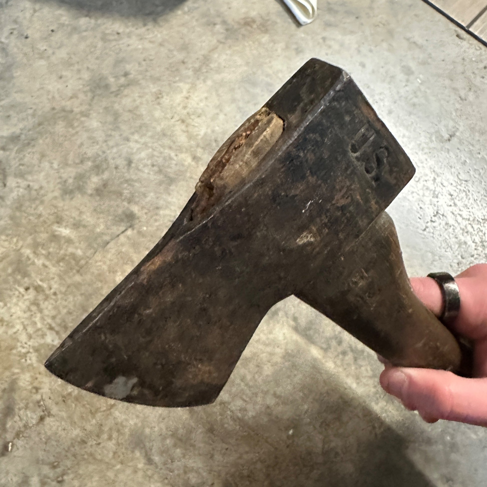 RARE ORIGINAL M1910 WW1 US ARMY MILITARY AXE HATCHET OLD MARKING