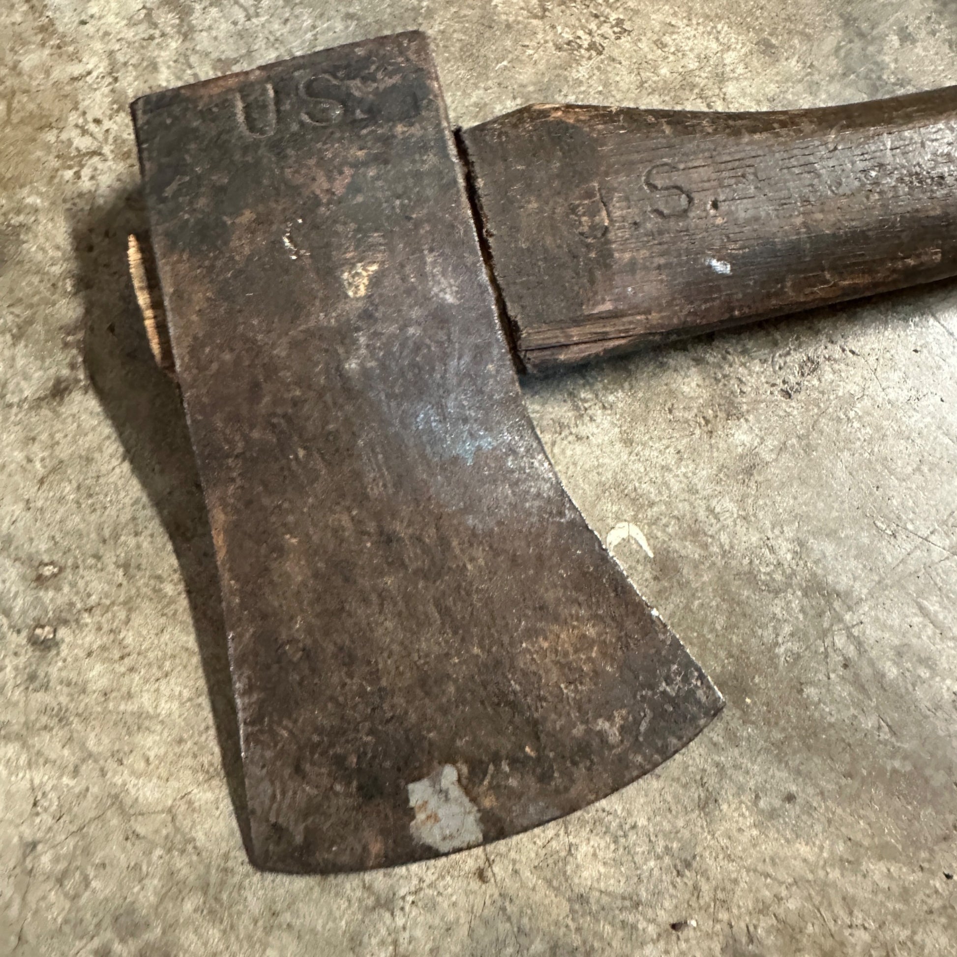 RARE ORIGINAL M1910 WW1 US ARMY MILITARY AXE HATCHET OLD MARKING