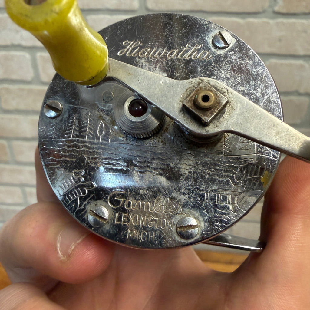 Gambles Hiawatha Vintage Collectible Level Wind Fishing Reel Used