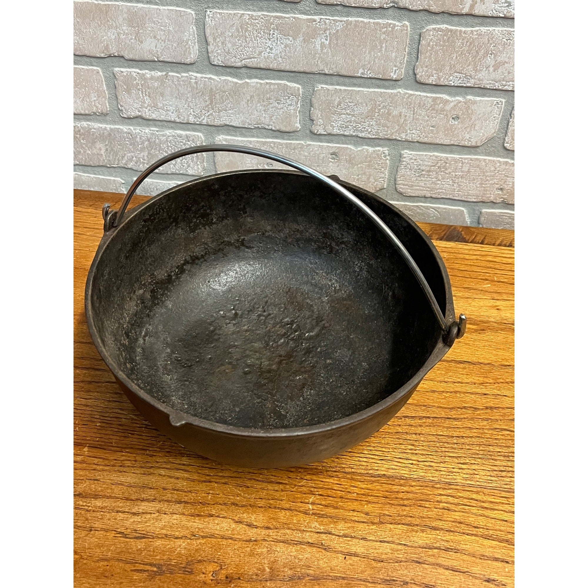 Antique 19th c. Cast Iron Gate Marked 1800s Cowboy Kettle Camping Cookware Pot