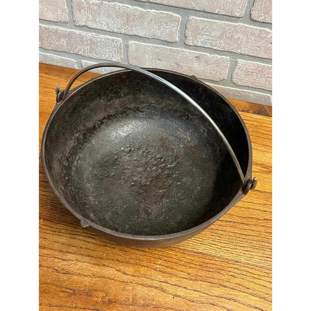 Antique 19th c. Cast Iron Gate Marked 1800s Cowboy Kettle Camping Cookware Pot